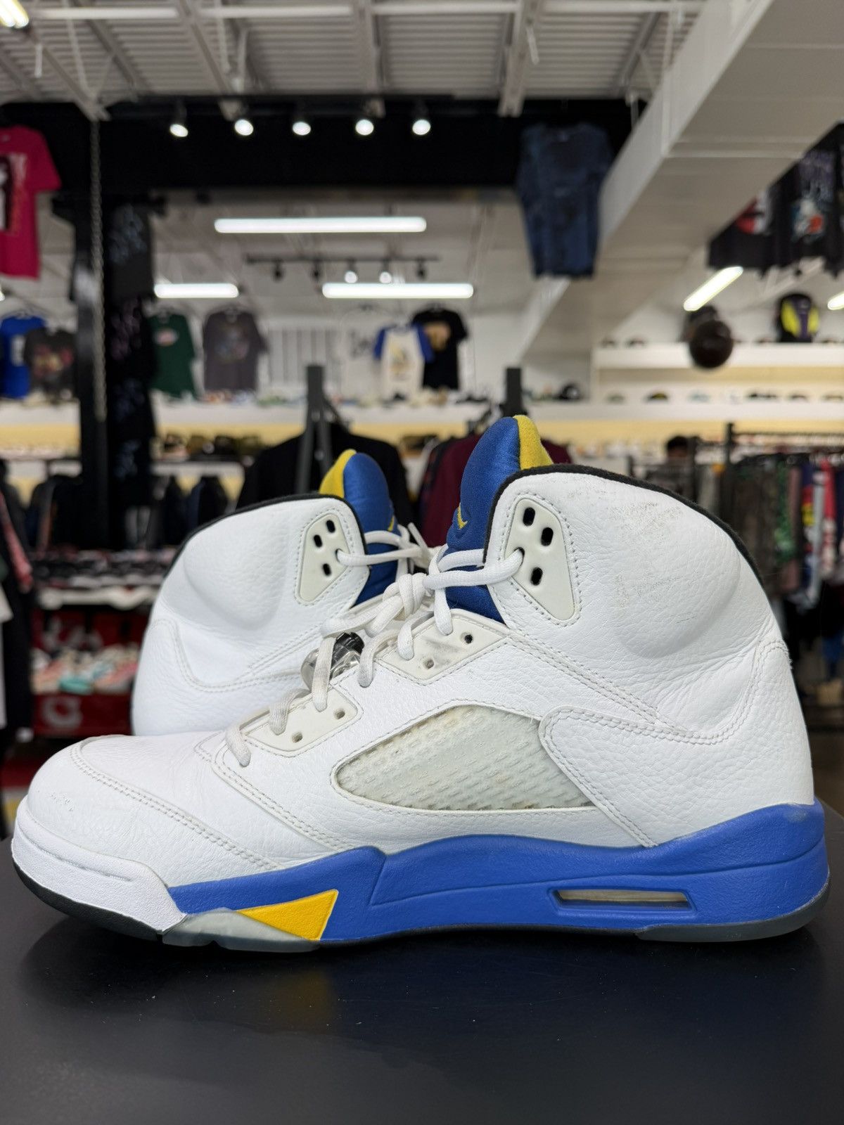 Jordan Brand Air Jordan 5 Laney Size 11 (2013) Size US 11 / EU 44 - 4 Thumbnail