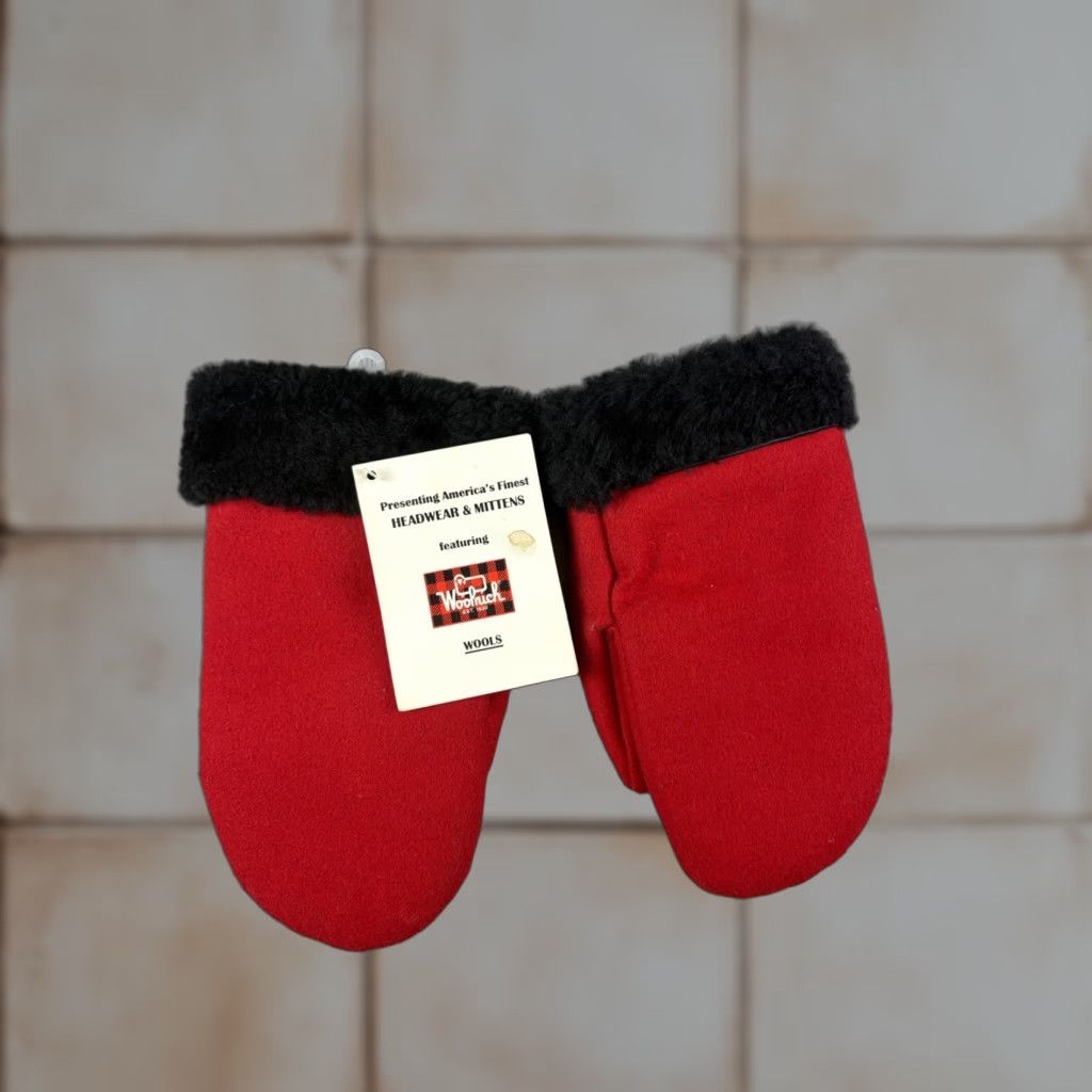 Vintage VINTAGE Woolrich Mittens Gloves Mitten Lined USA Made Red Black Faux Fur Sherpa Lined 80s Women One Size USA Womens Size ONE SIZE - 1 Thumbnail