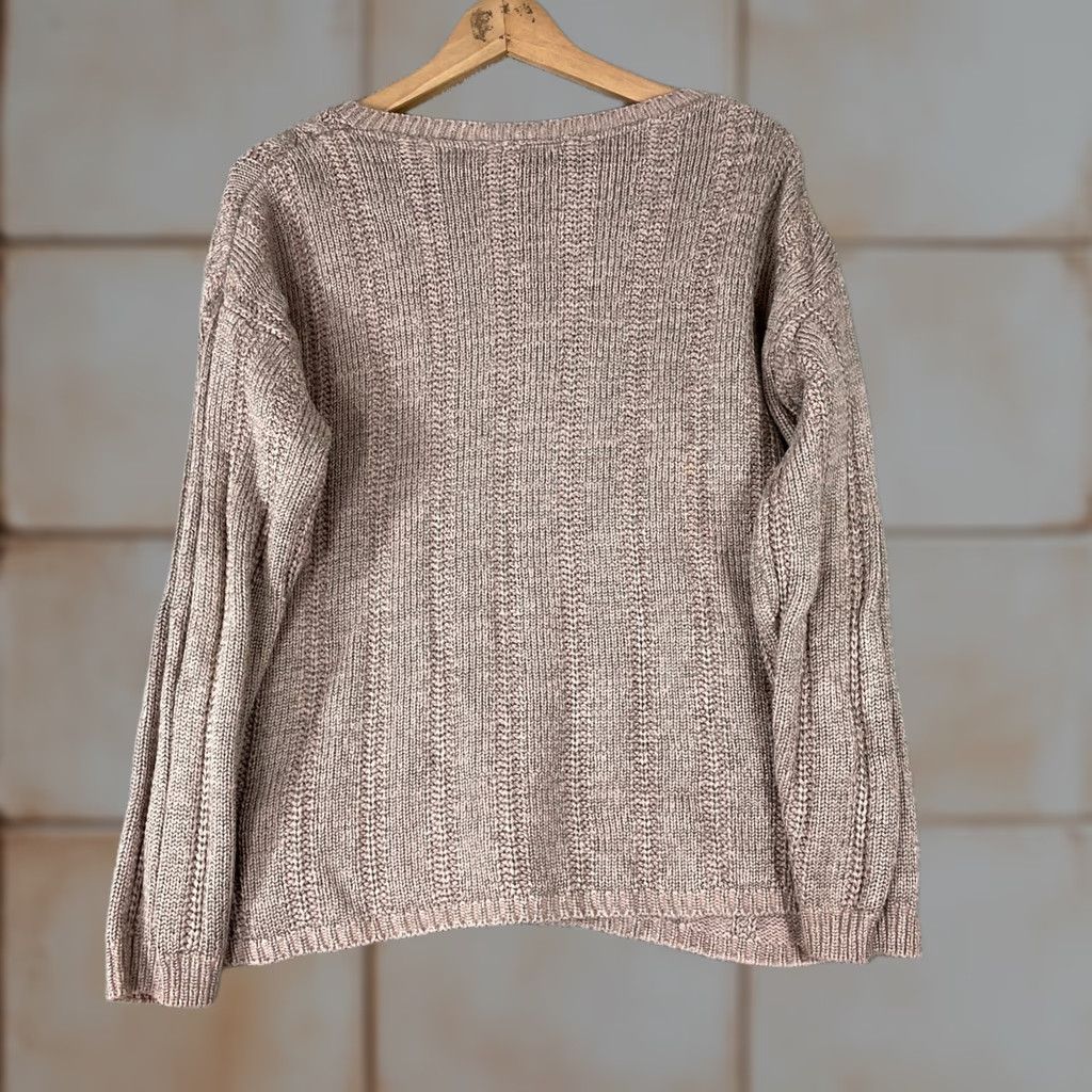 Forever 21 VINTAGE Cotton Forever Sweater Womens Small Pink Cable Knit V-Neck Pullover Knit All Seasons Womens Small Pink Cable-Knit V-Neck Sweater Size S / US 4 / IT 40 - 1 Thumbnail