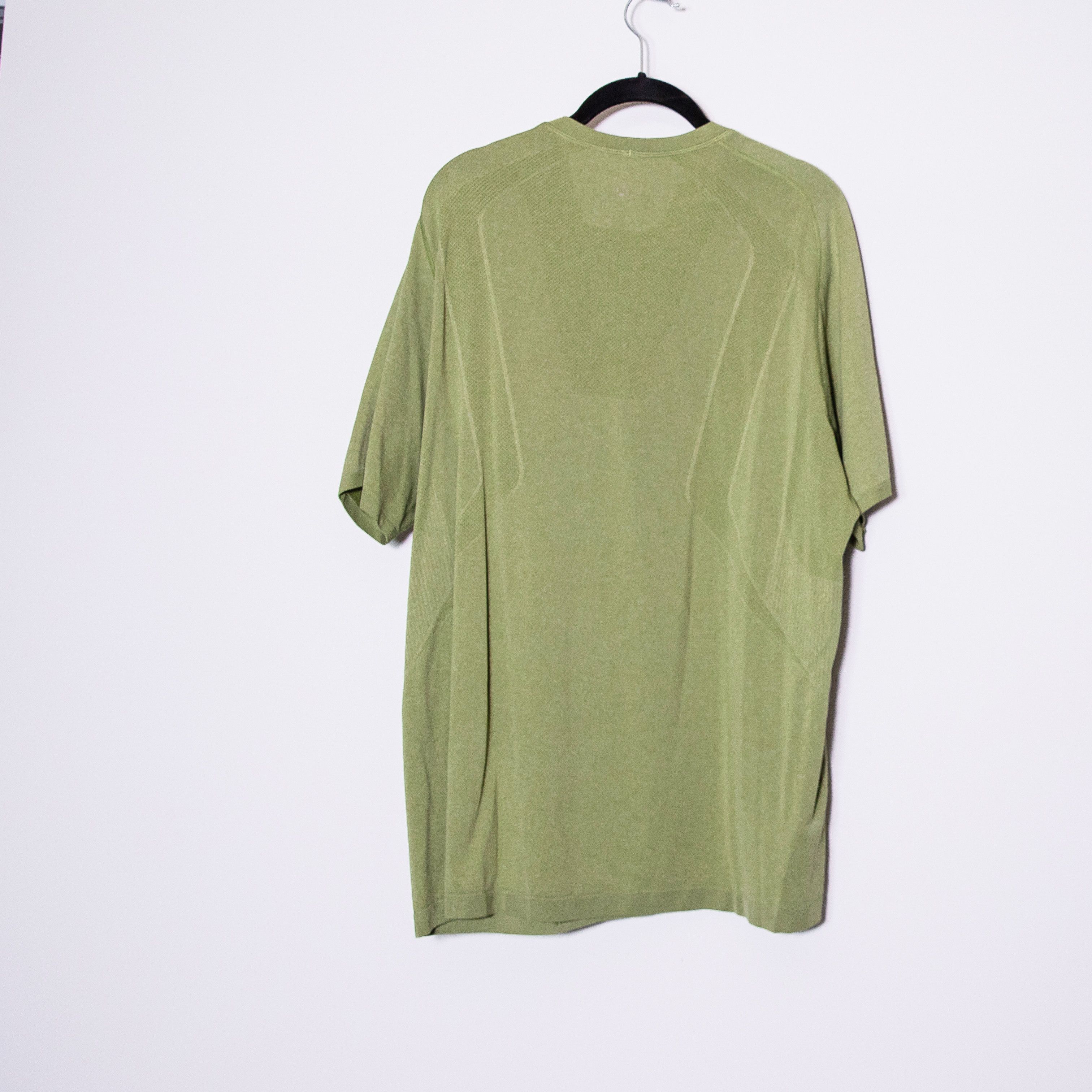 Lululemon Lululemon Men's Metal Vent Crew Neck Size US XXL / EU 58 / 5 - 3 Thumbnail