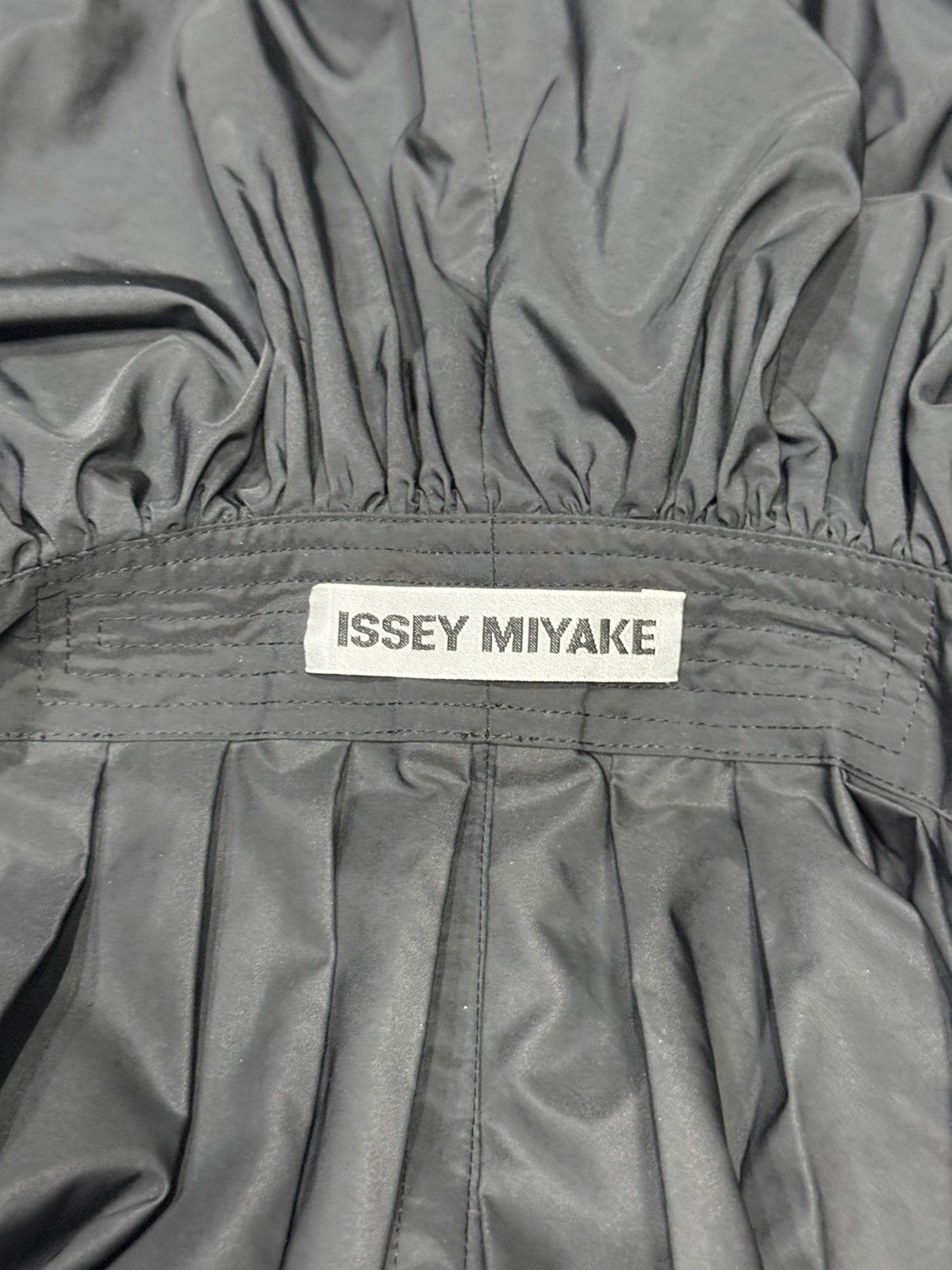 Issey Miyake 2000 Issei Miyake shirring nylon 2 button jacket Size US L / EU 52-54 / 3 - 5 Thumbnail