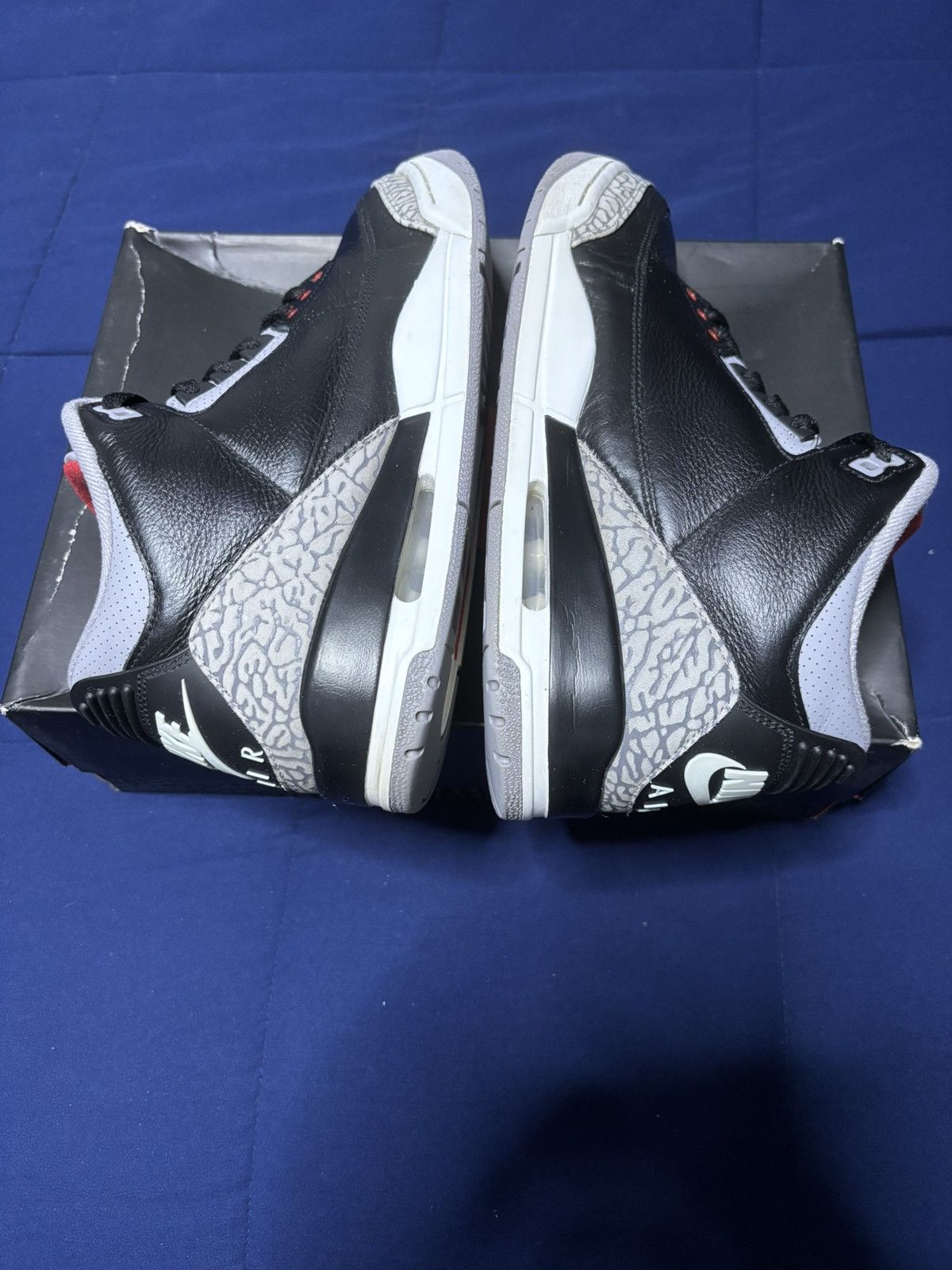Jordan Brand Jordan 3 Retro OG Black Cement 2024 Size 10.5 Size US 10.5 / EU 43-44 - 2 Thumbnail