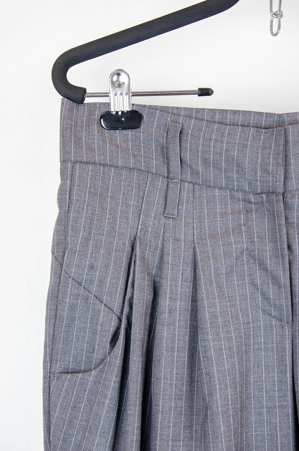 Brunello Cucinelli Gunex Grey Pinstripe Virgin Wool Pleated Trousers IT 40 Size 27" / US 4 / IT 40 - 5 Thumbnail