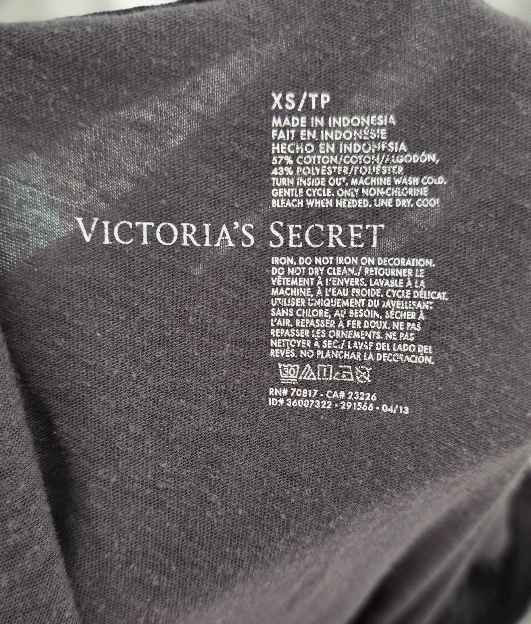 Victoria's Secret Victoria's Secret Rhinestone Heather Gray Logo Vneck XS Size XS / US 0-2 / IT 36-38 - 4 Thumbnail