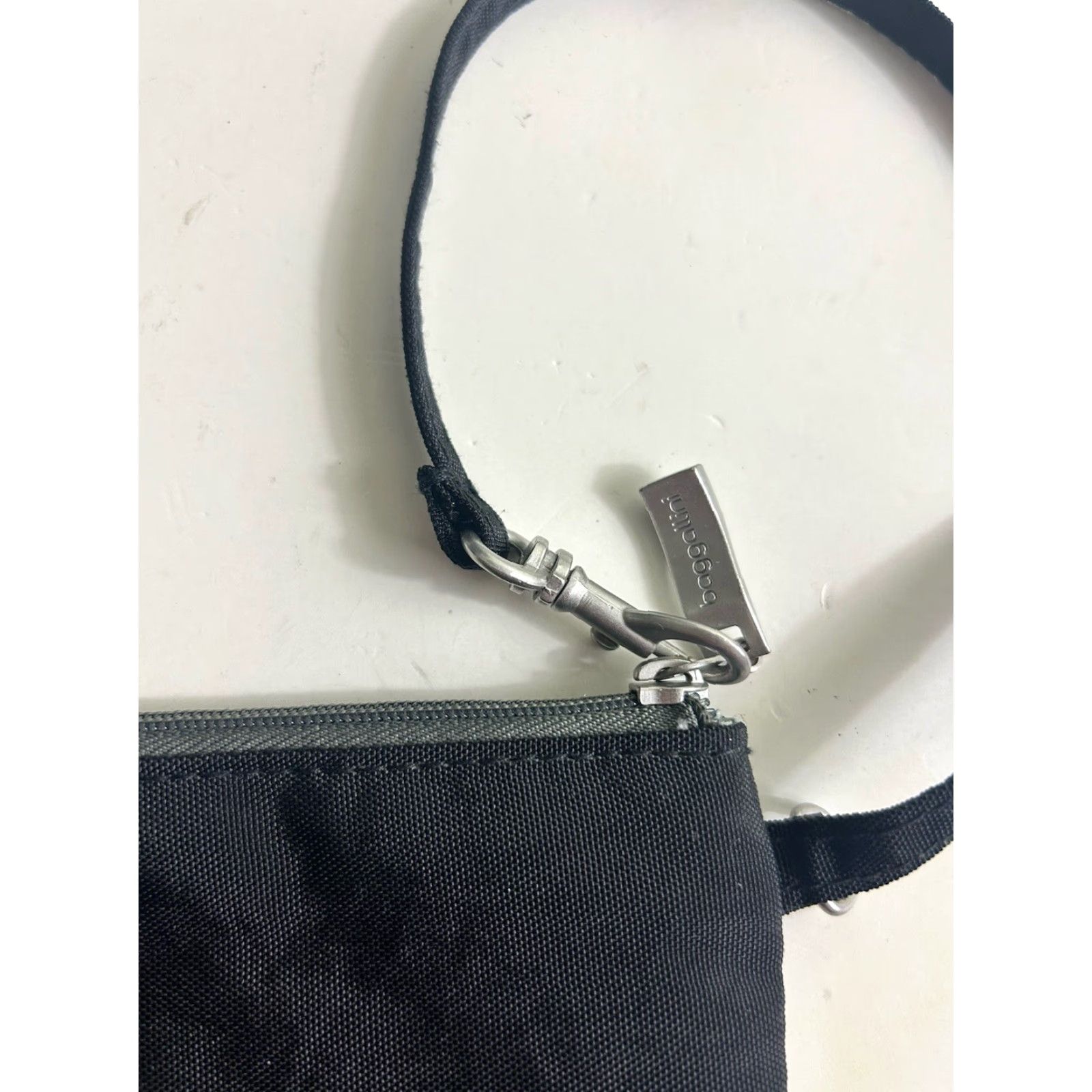 Vintage Baggallini Wallet Wristlet Clutch RFID Travel Black 7.5” x 4.5” Zip Pockets Women Wallet Wristlet - Black RFID Travel Clutch Size ONE SIZE - 5 Thumbnail