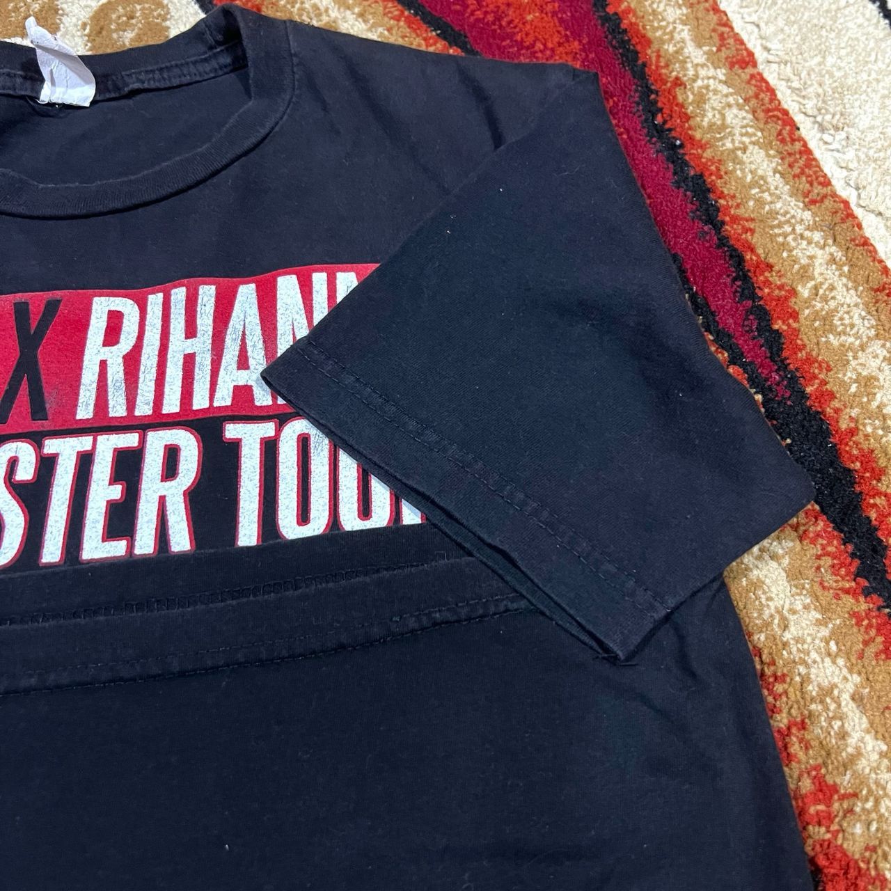 Band Tees Vintage 2014 Eminem X Rihanna The Monster Tour T Shirt Size US S / EU 44-46 / 1 - 6 Thumbnail