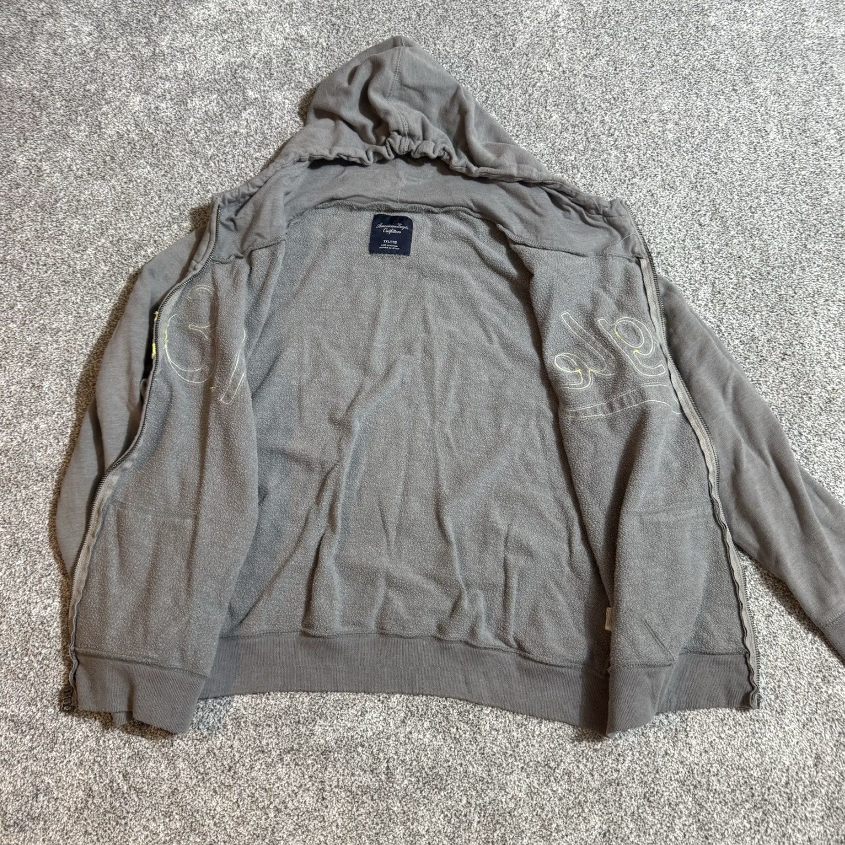 American Eagle Outfitters VINTAGE American Eagle Outfitters Hoodie Mens 2XL Gray Full Zip Graphic Print Hooded Pockets Streetwear Grunge Outdoor Size US XXL / EU 58 / 5 - 5 Thumbnail