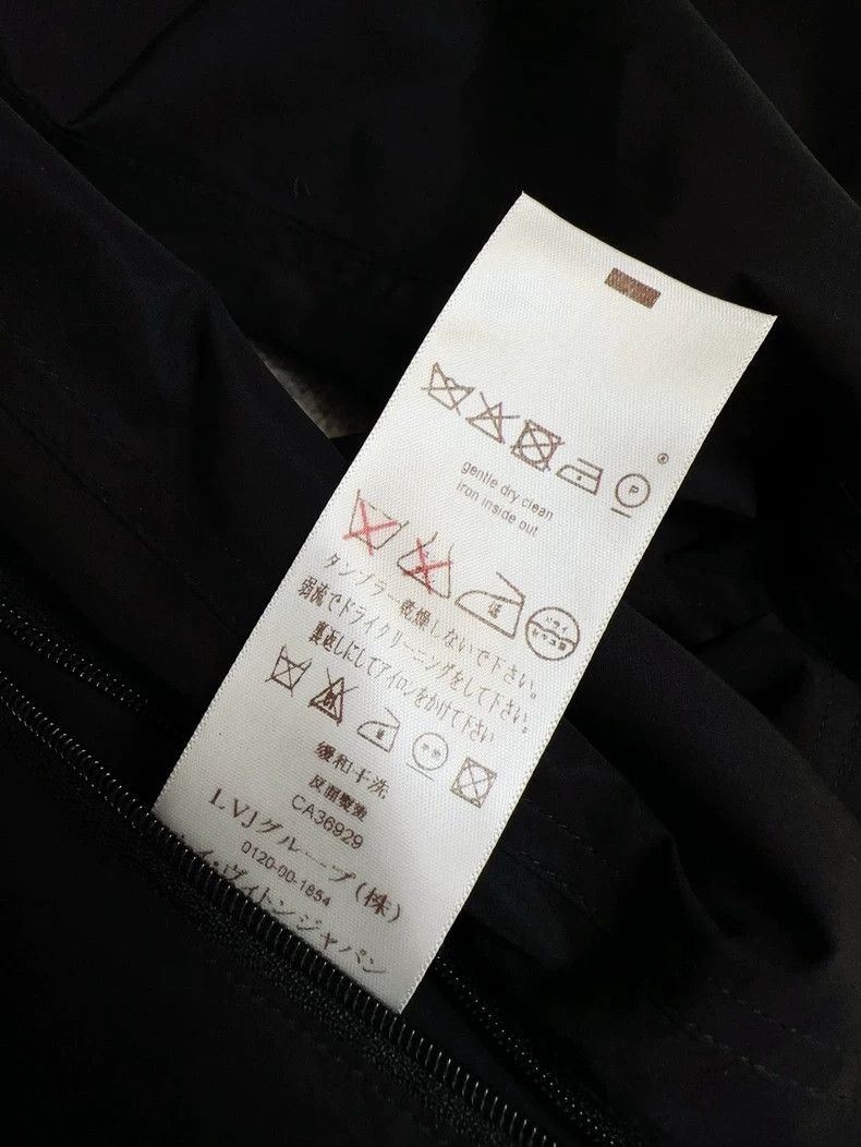 Louis Vuitton LOUIS VUITTON Black polka-dot reversible hooded jacket 2504 Size XS / US 0-2 / IT 36-38 - 9 Thumbnail