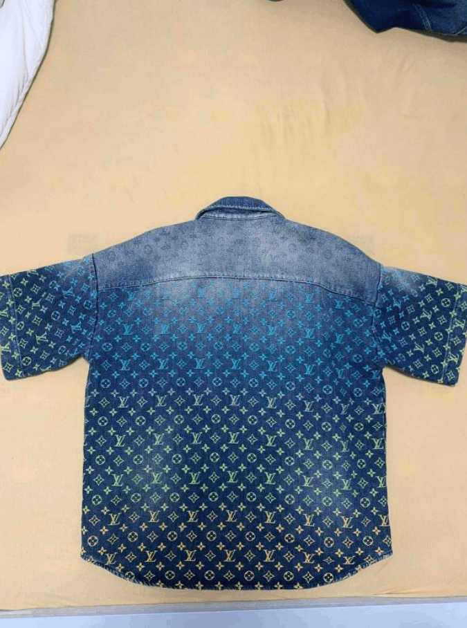 Louis Vuitton Louis Vuitton short-sleeve denim shirt Size US L / EU 52-54 / 3 - 2 Thumbnail