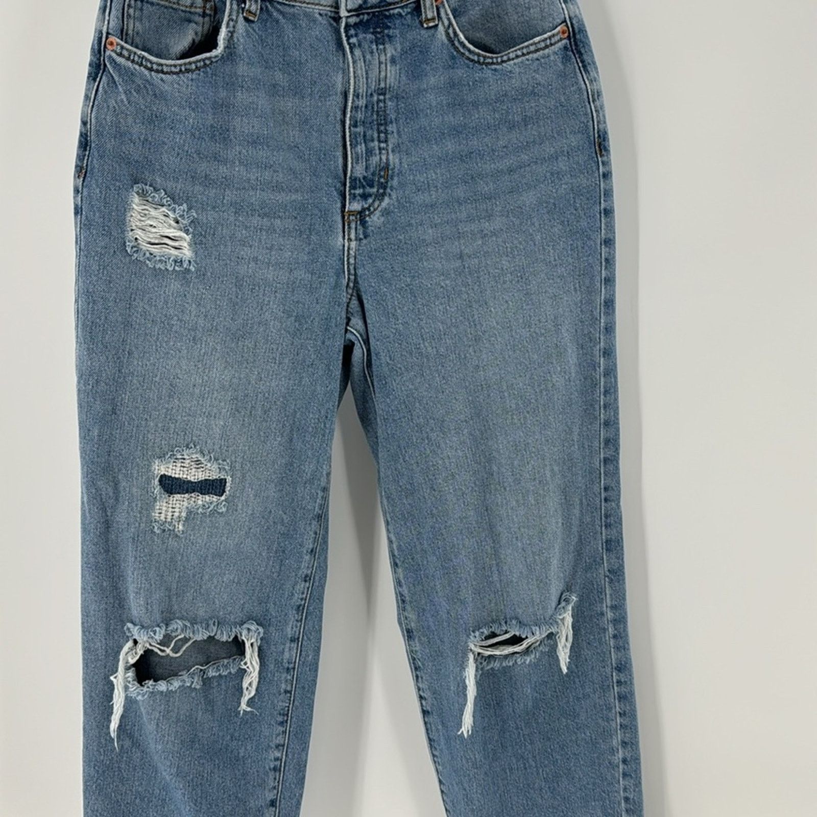 Forever 21 Forever 21 high waisted distressed tapered leg jeans sz 26 Size 26" / US 2 / IT 38 - 3 Thumbnail