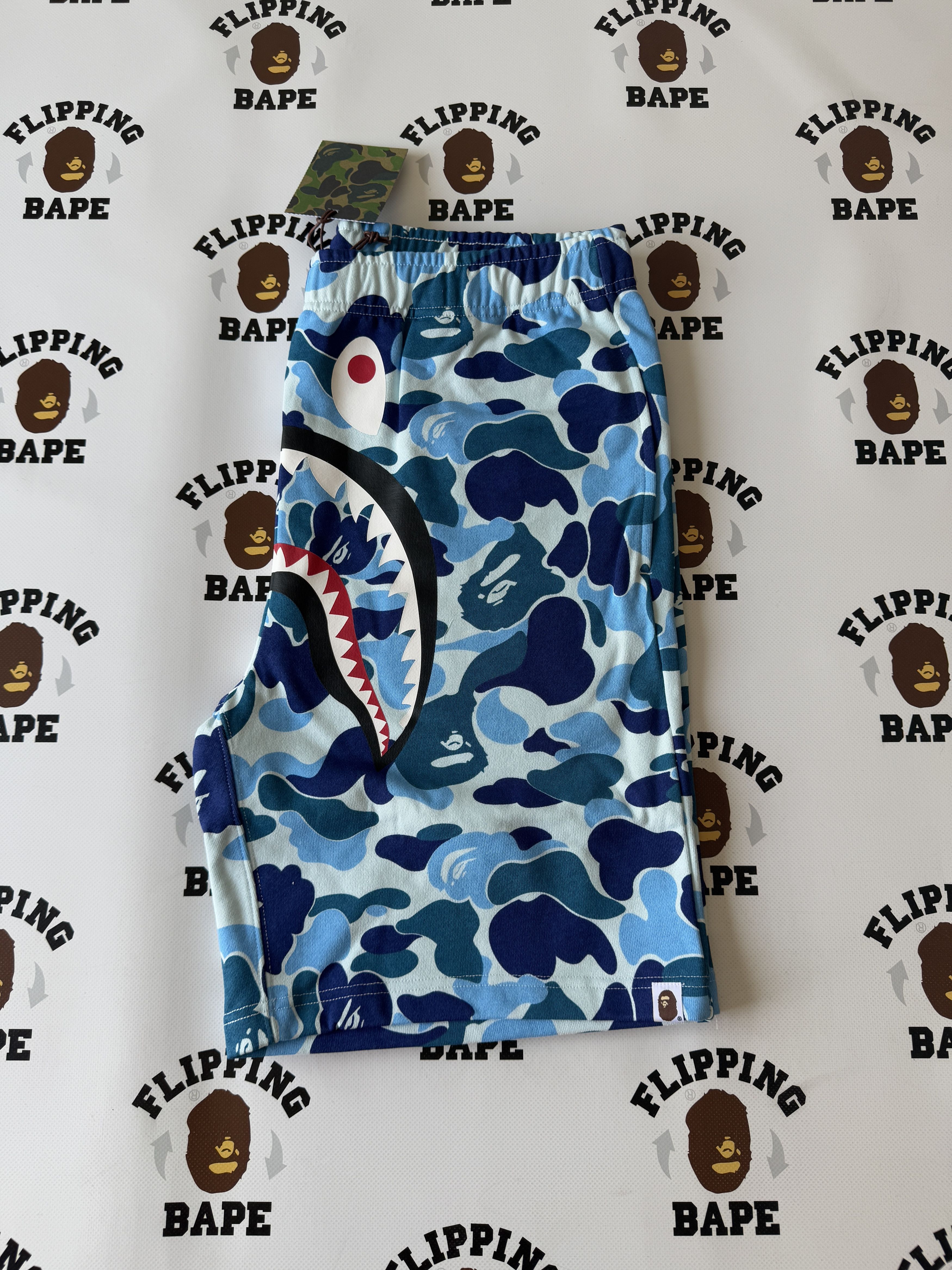Bape BAPE ABC CAMO SHARK SWEAT SHORTS Size US 36 / EU 52 - 6 Thumbnail
