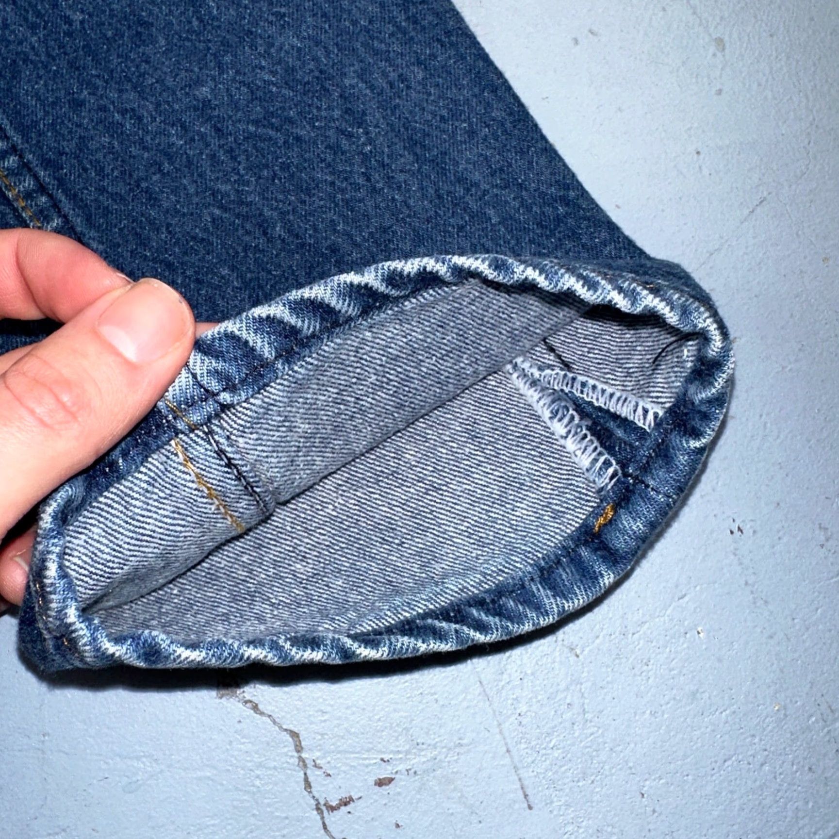Levi's VINTAGE Levis 501 Jeans 80s USA Blue Straight Leg XX Med Wash 26501 25x27 Size 42" / US 20 - 5 Thumbnail
