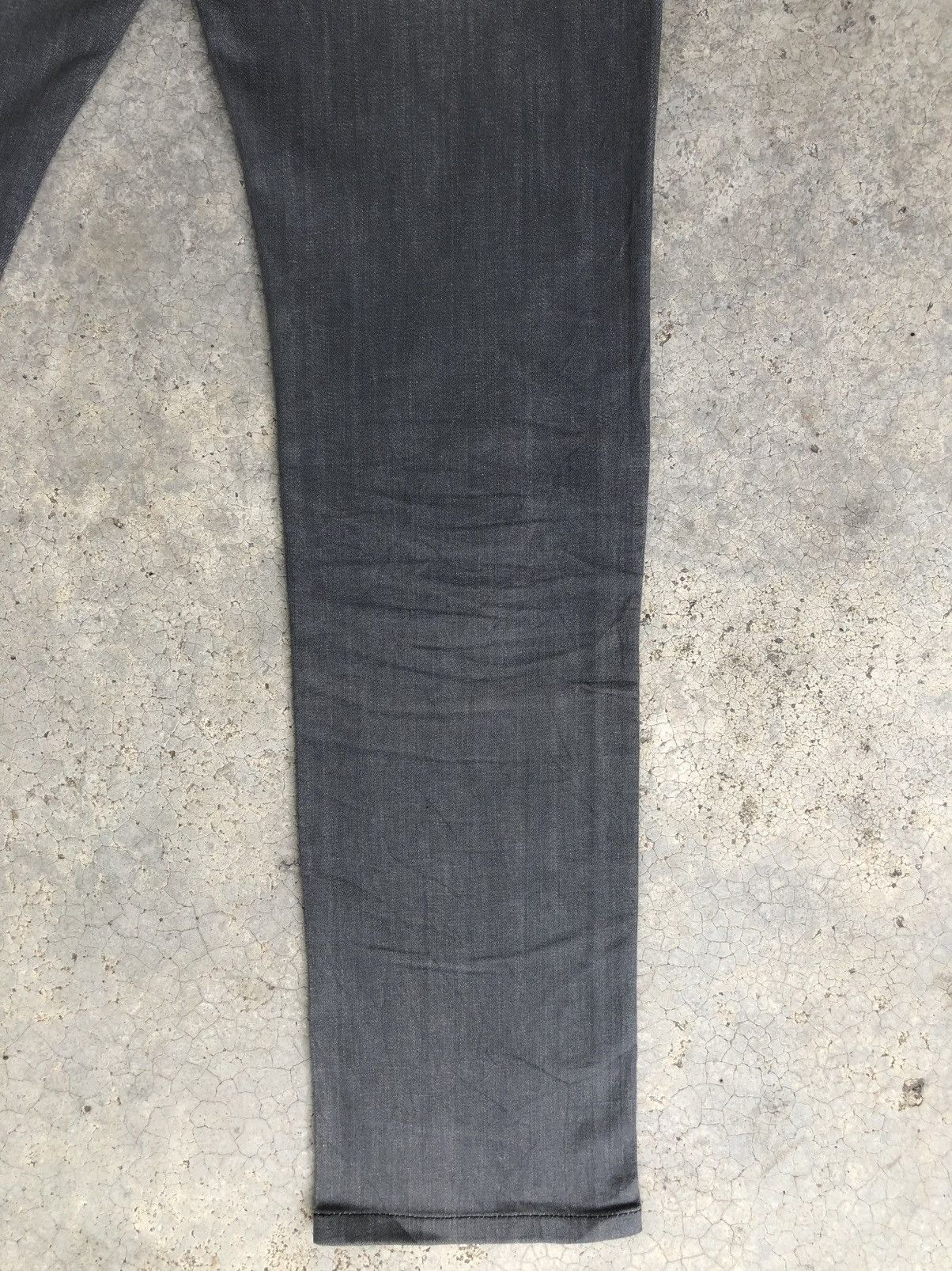 Burberry Burberry Black Label Distressed Slim Jeans Size US 33 - 12 Thumbnail