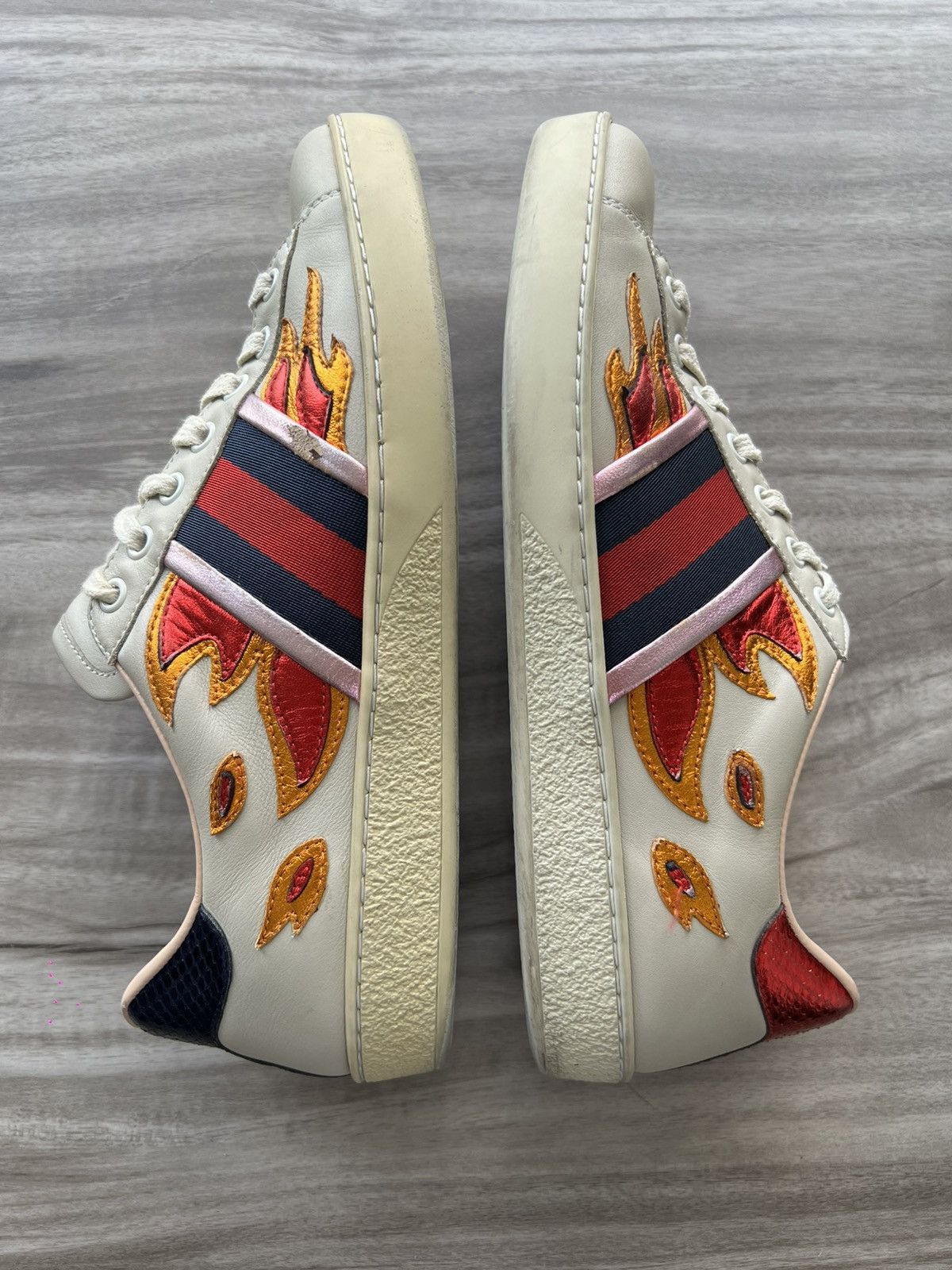 Gucci Gucci Ace Flames Size 7 US Men’s/ 8.5 Women’s US (Gucci 6) Size US 7 / EU 40 - 2 Thumbnail