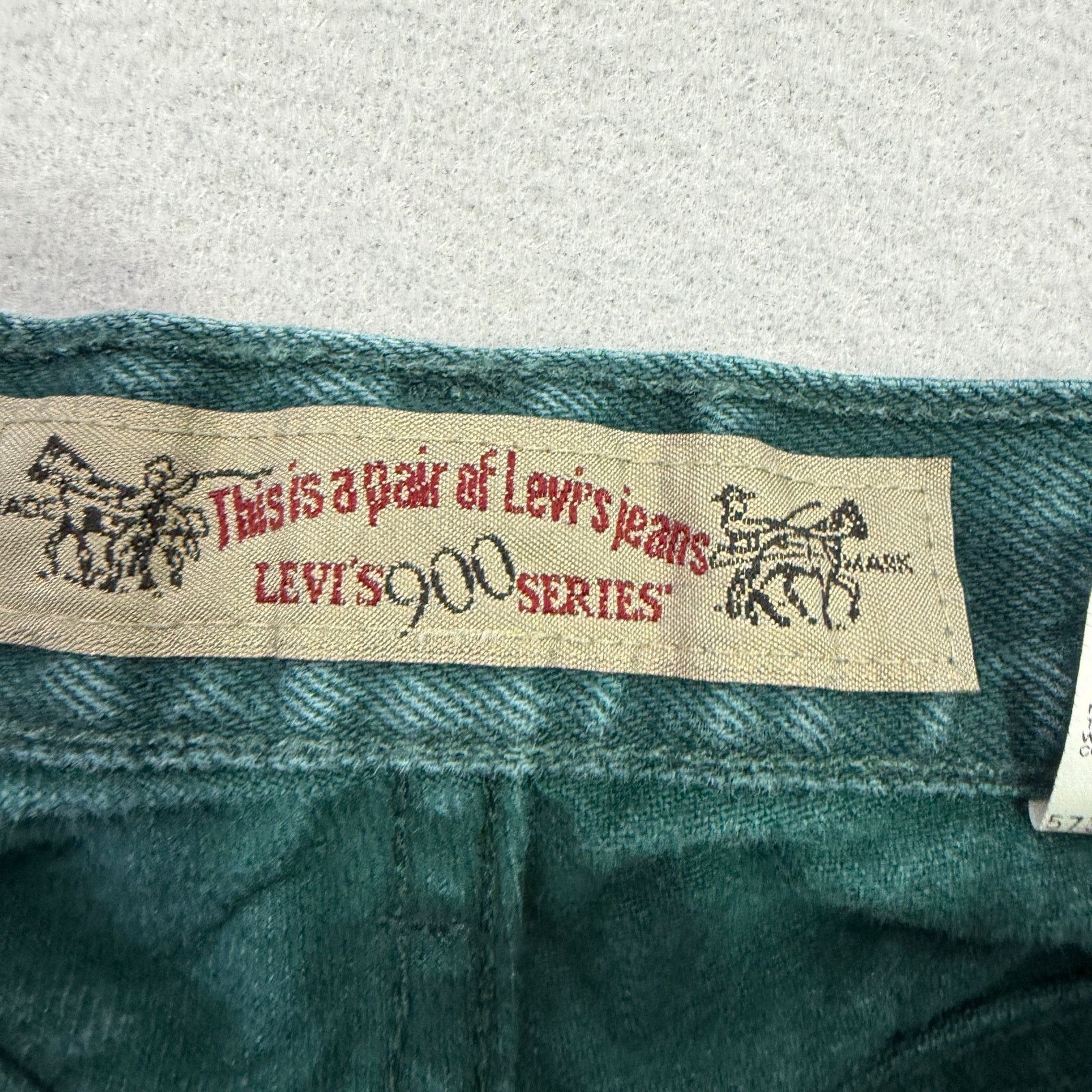 Vintage Vintage Levis 900 Jeans Women's 7 Green Mom High Rise 90s Size 26" / US 2 / IT 38 - 4 Thumbnail