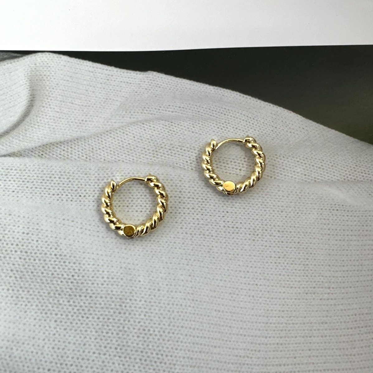 Other 15mm Twist Small Gold Hoop Earrings for Women Size ONE SIZE - 1 Thumbnail