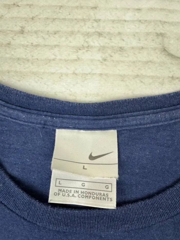 Nike Vintage Nike T-Shirt 90s Big Logo Swoosh Y2K Size US L / EU 52-54 / 3 - 6 Thumbnail
