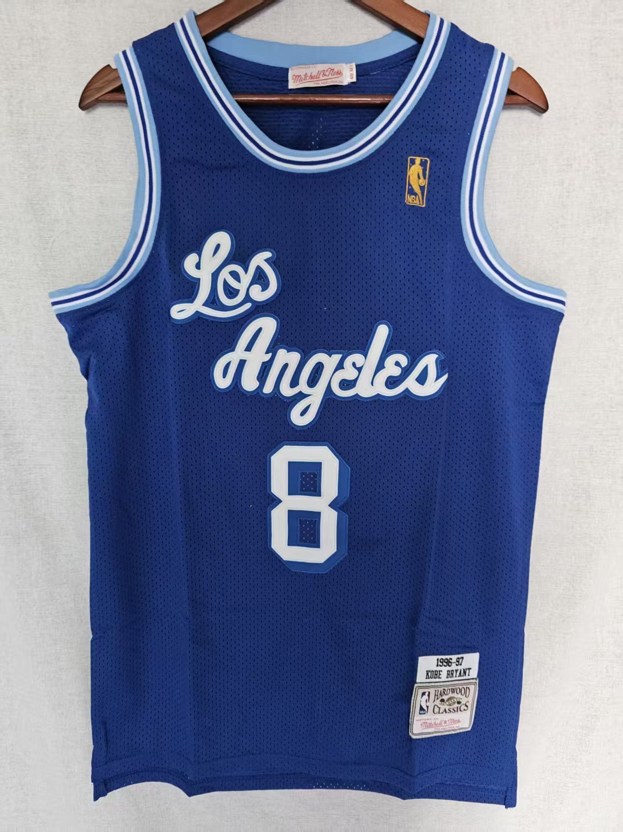 NBA Vintage Los Angeles Lakers #8 Kobe Bryant Jersey Size US M / EU 48-50 / 2 - 1 Thumbnail