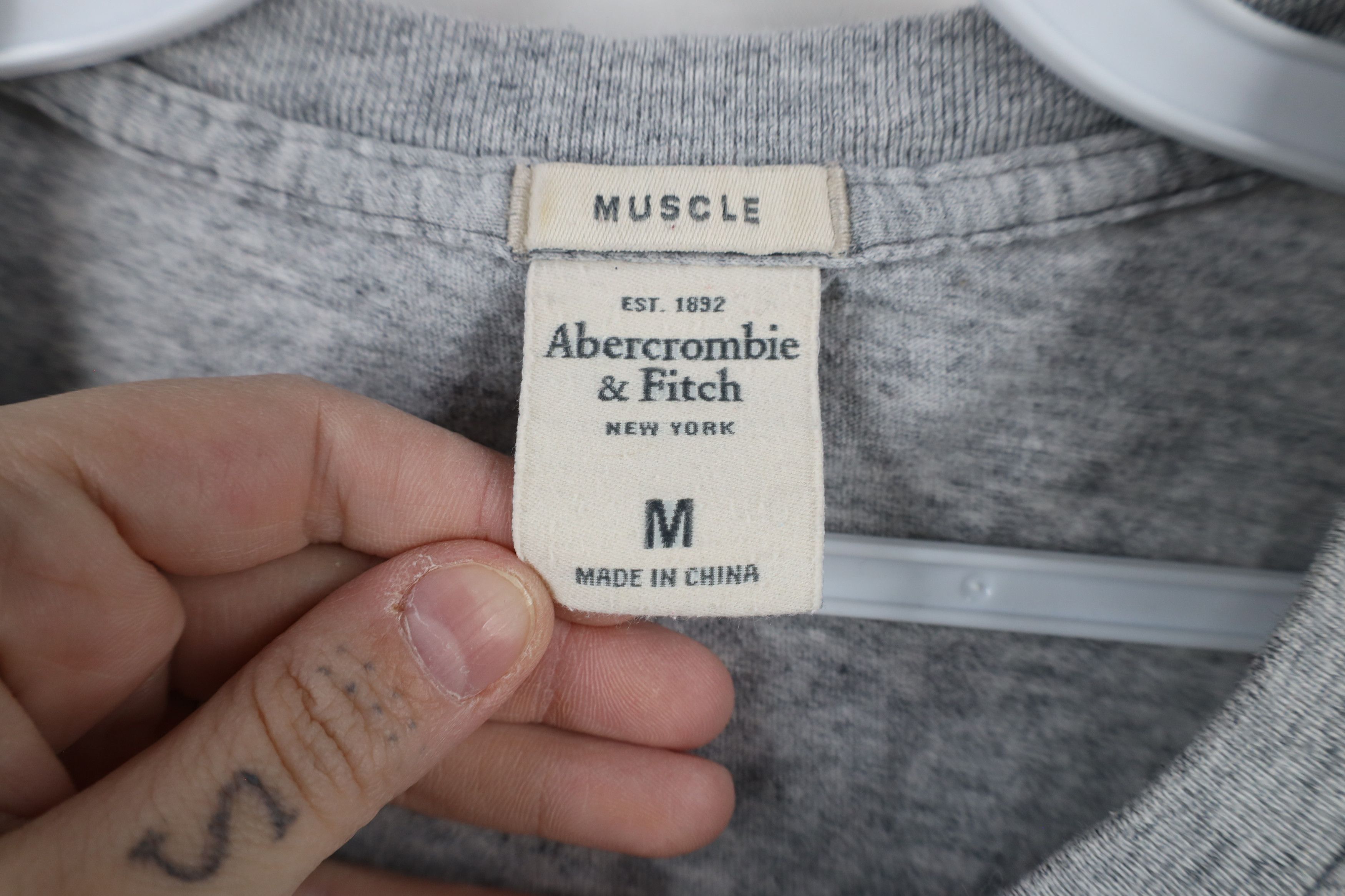 Abercrombie & Fitch × Vintage Vintage Y2K Abercrombie & Fitch Fit Faded Spell Out T-Shirt Size US M / EU 48-50 / 2 - 7 Thumbnail