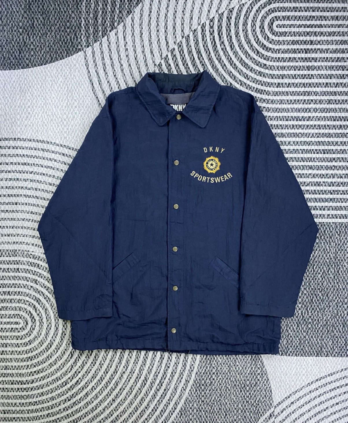 DKNY Vintage DKNY Sportswear Buttoned Coach Jacket Size US XL / EU 56 / 4 - 1 Thumbnail