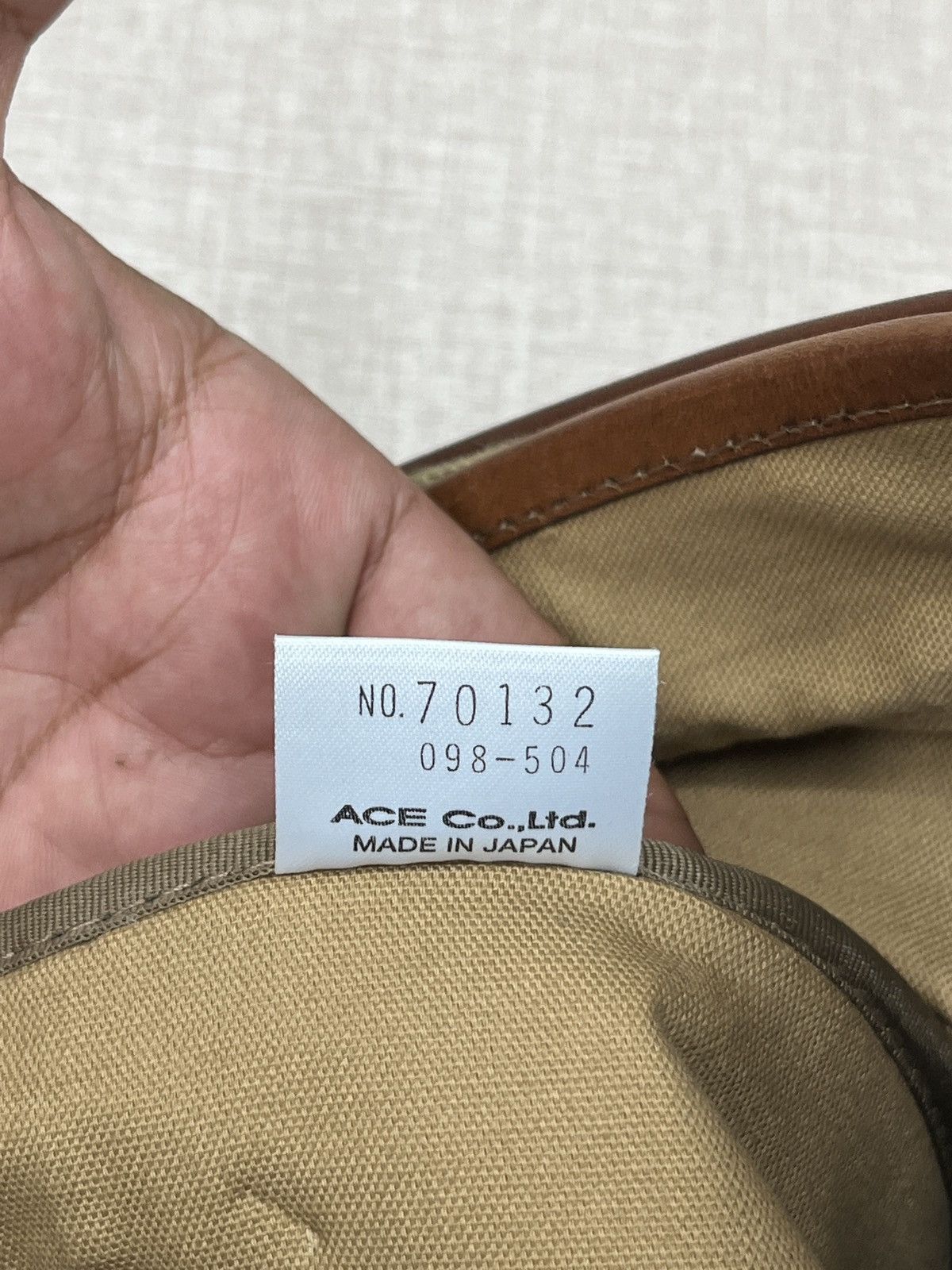 DAKS 🔥🔥🔥STEALS DAKS LONDON MESSENGER BAG Size ONE SIZE - 22 Thumbnail