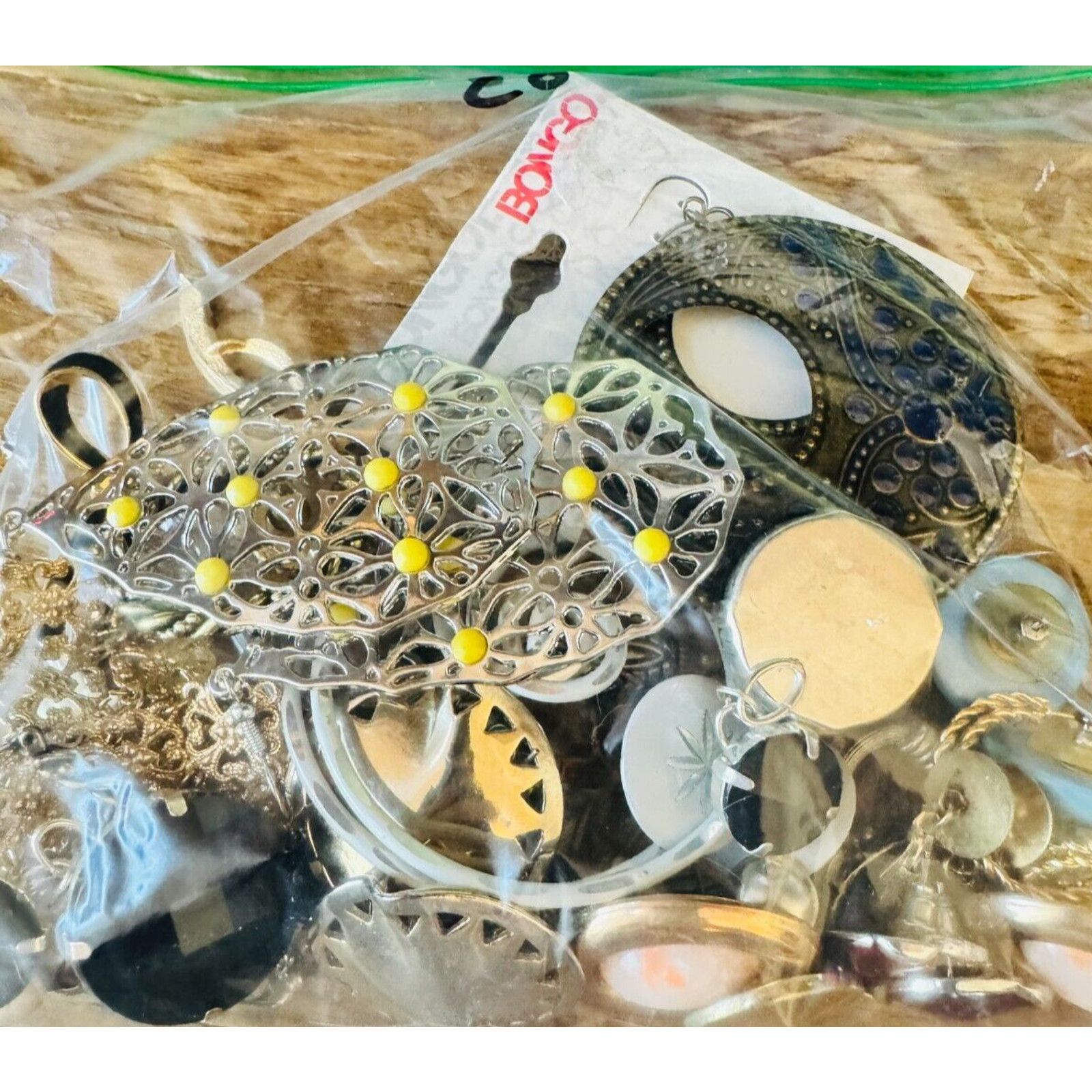 The Unbranded Brand 20 Pairs Vintage To Now Earrings Sets - Variety Lots Size ONE SIZE - 3 Thumbnail