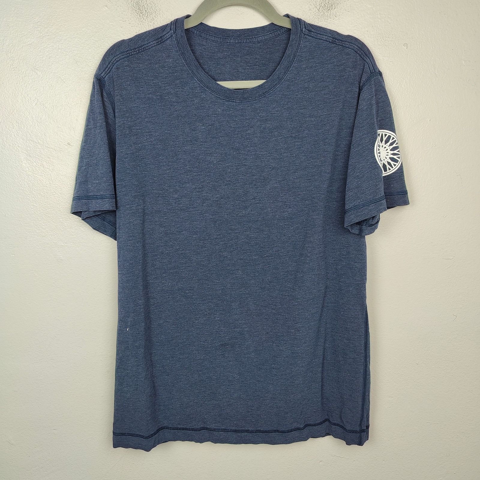 Lululemon Lululemon 5 Year Basic Soulcycle T-Shirt Large Navy Blue Size US L / EU 52-54 / 3 - 1 Thumbnail