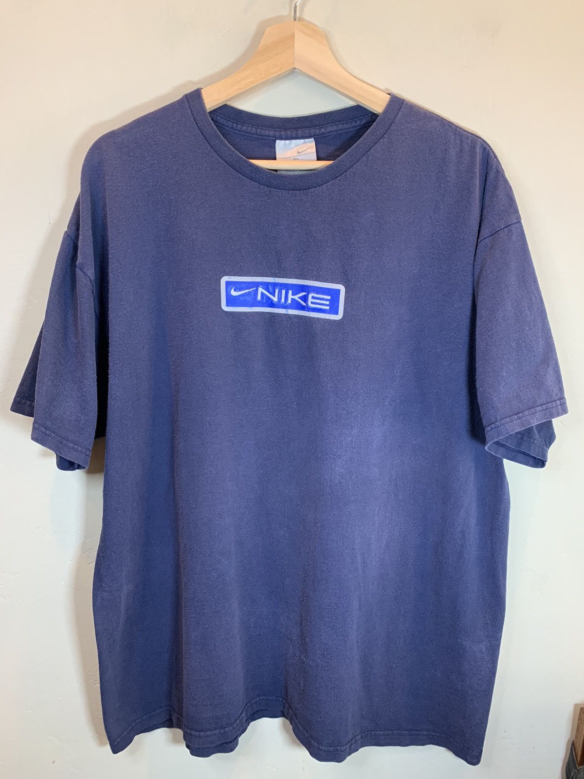 Nike × Vintage *RARE* Vintage Nike Center Hit Faded Embroidered T-Shirt XL Size US XL / EU 56 / 4 - 1 Thumbnail