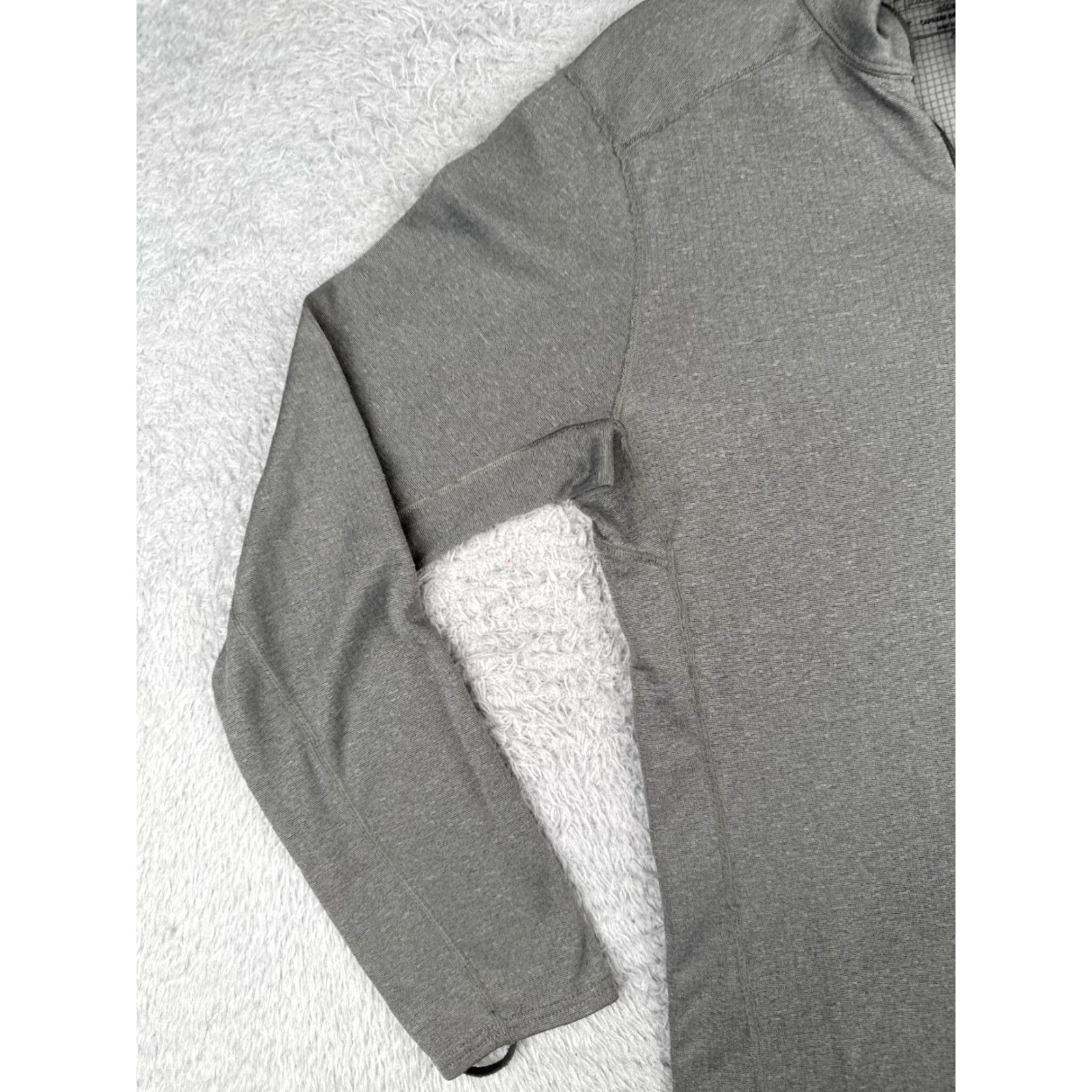 Patagonia Patagonia Shirt Men Small Gray Capilene Midweight 1/4 Zip Polyester Long Sleeve Size US S / EU 44-46 / 1 - 3 Thumbnail