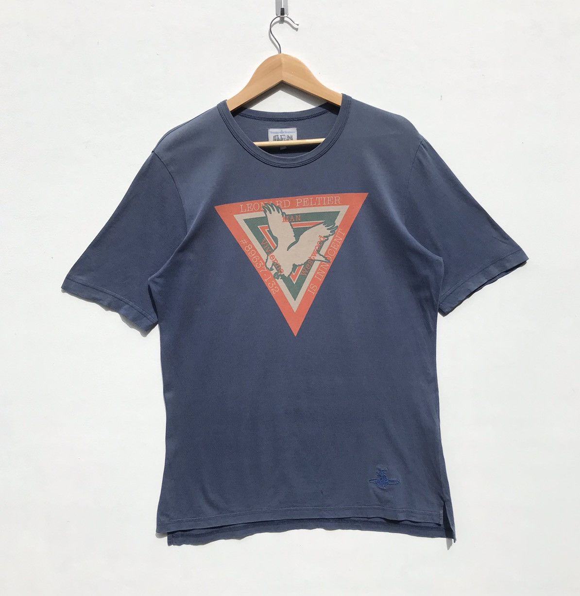 Vivienne Westwood Vivienne Westwood Leonard Peltier Is Innocent Shirt SunFaded Size US S / EU 44-46 / 1 - 1 Thumbnail
