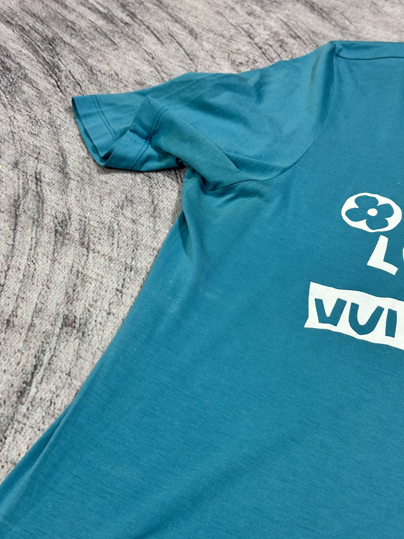 Louis Vuitton Louis Vuitton T-Shirt Feathers LV Logo Print Blue Size M / US 6-8 / IT 42-44 - 5 Thumbnail