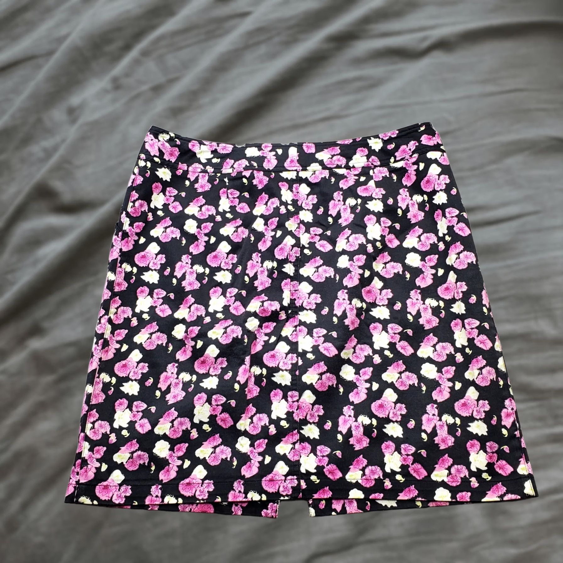 Nicole Miller Nicole Miller Skirt Womens 12 Multi Floral Stretch Front Zip Pencil Short Vintage: No Mens Women Girls Size 34" / US 12 / IT 48 - 1 Thumbnail