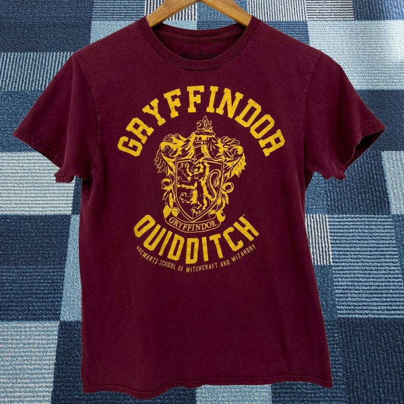 Vintage Harry Potter Shirt Mens M Red Adult Size Burgundy Gryffindor Hogwarts Short Sleeve Size US M / EU 48-50 / 2 - 1 Thumbnail