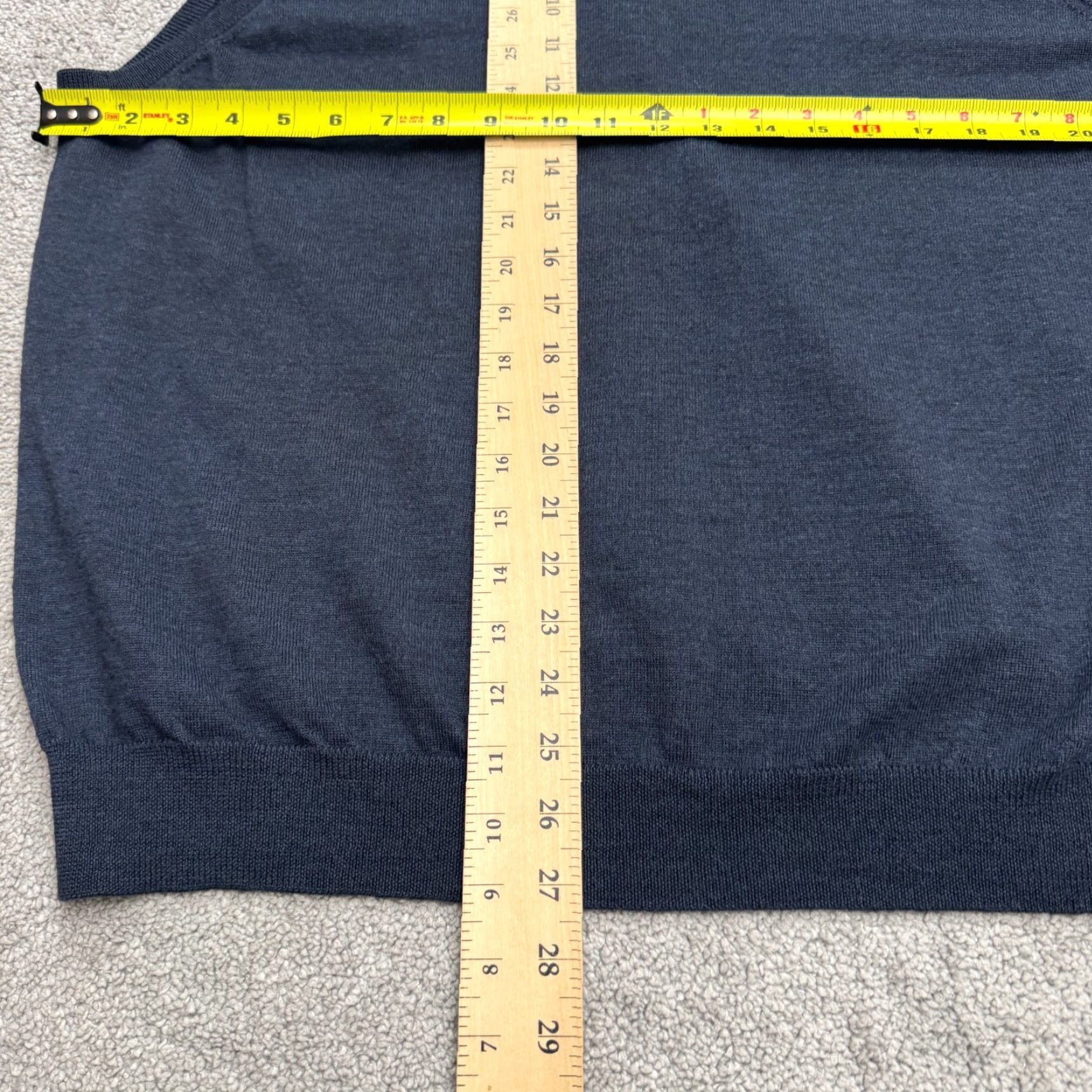 Bloomingdale's Bloomingdale's Merino Wool V-Neck Vest Sweater XL Navy Blue Knit Mens Size US XL / EU 56 / 4 - 7 Thumbnail