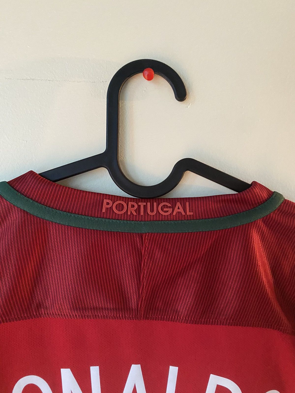 Nike Cristiano Ronaldo 2016 Portugal Jersey Size US M / EU 48-50 / 2 - 7 Thumbnail