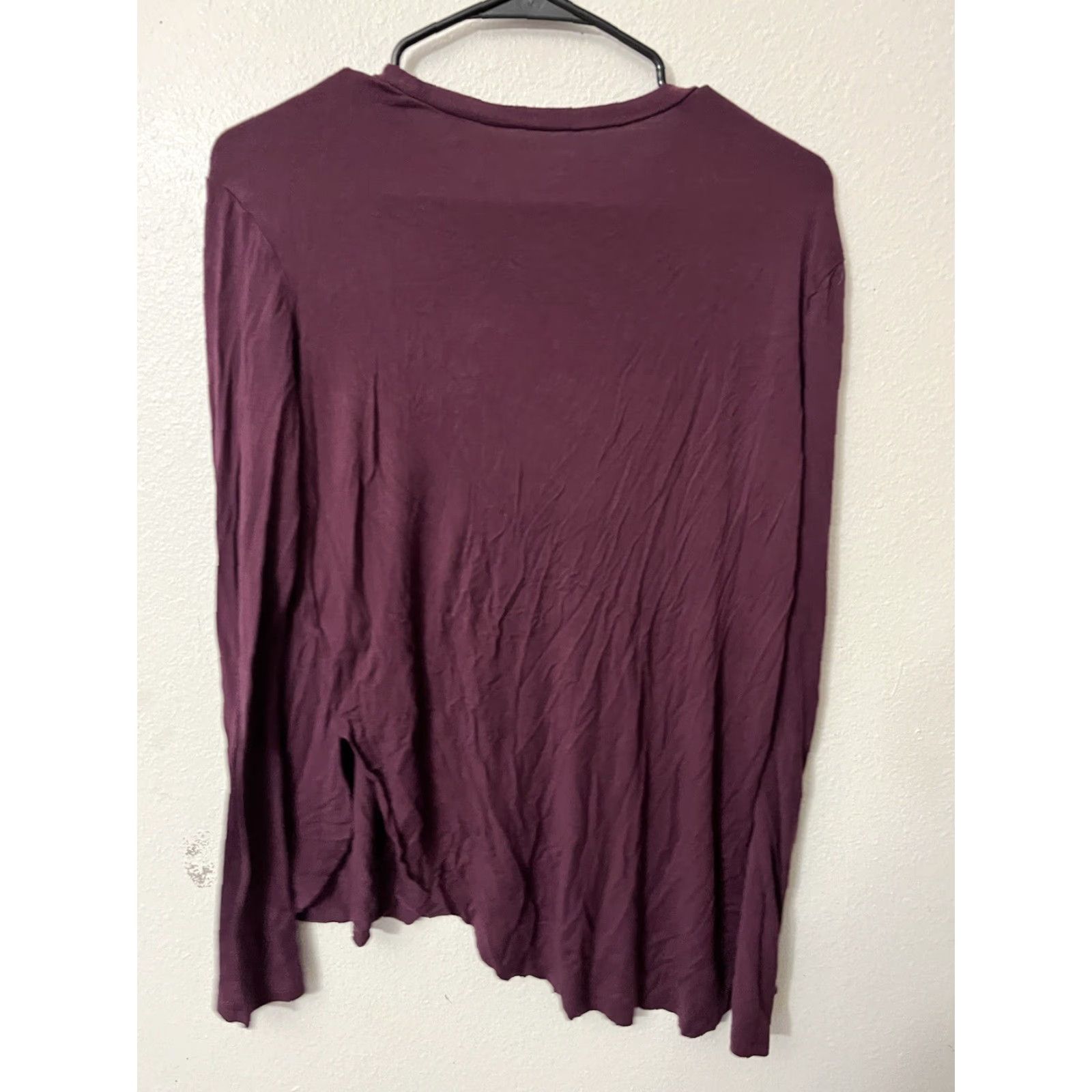 Vintage VINTAGE Halogen Women's T-Shirt Long Sleeve Pullover Size Small Burgundy Solid Casual Women Size S / US 4 / IT 40 - 2 Thumbnail