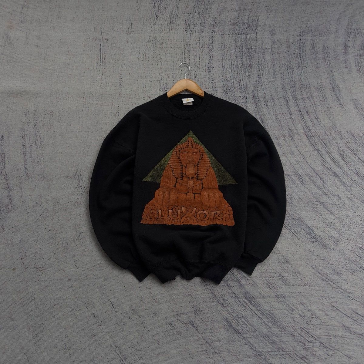 Japanese Brand VINTAGE PYRAMID CREATIONS LUXOR SPHINX VERY RARE 90’S Size US XL / EU 56 / 4 - 1 Thumbnail