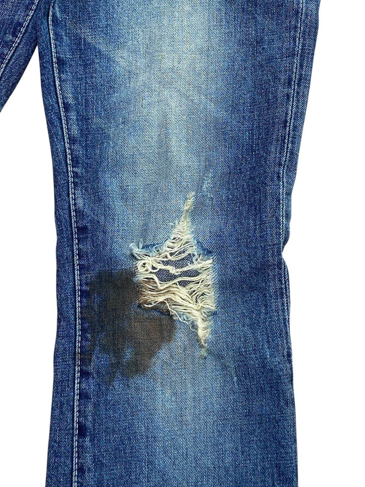 Japanese Brand Japanese Brand Faded Blue Wash Distress Flare Style Size US 30 / EU 46 - 10 Thumbnail