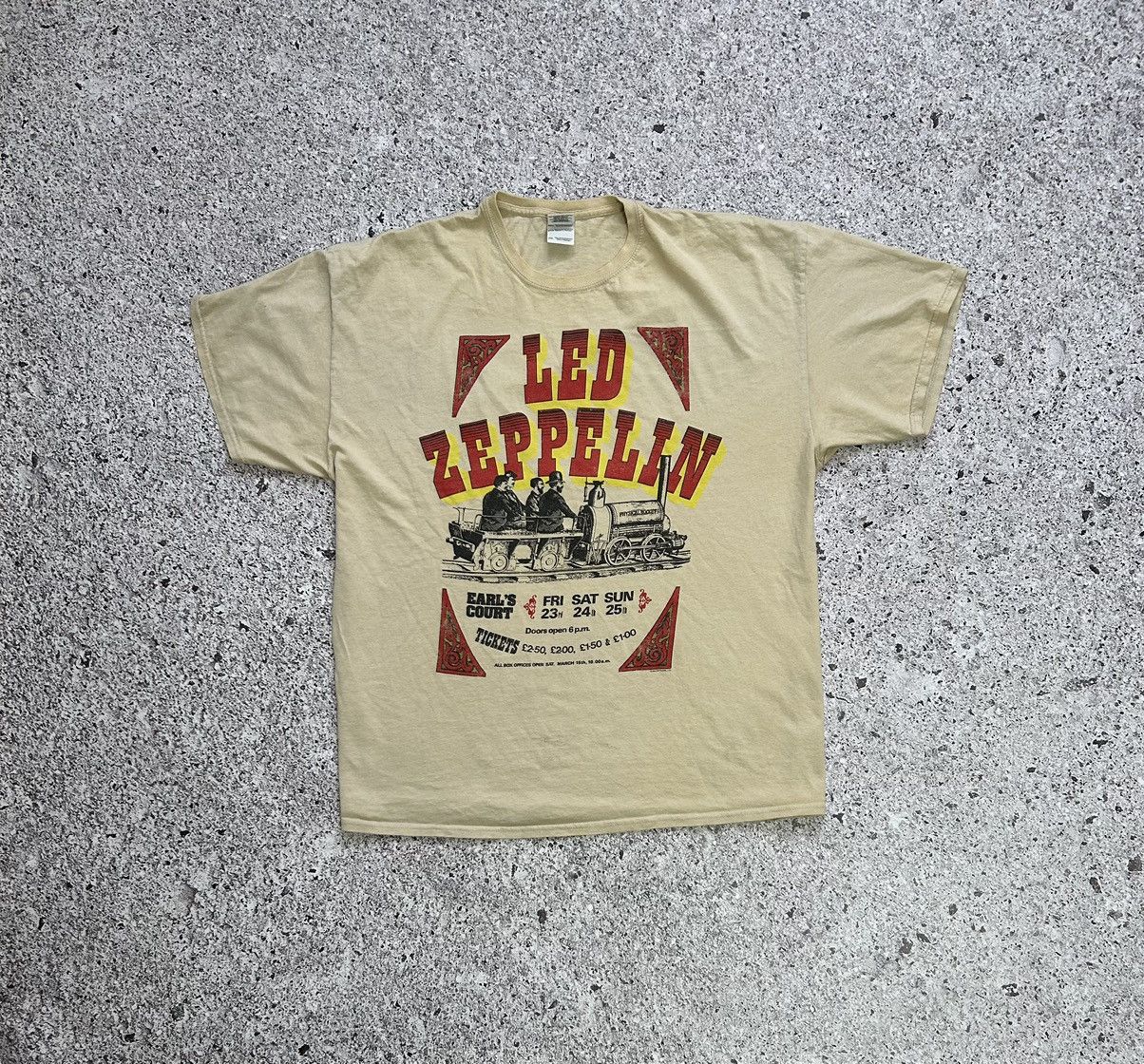 Band Tees × Vintage Vintage Led Zeppelin Physical Rocket Graffiti 2012 T-Shirt Size US XXL / EU 58 / 5 - 2 Thumbnail