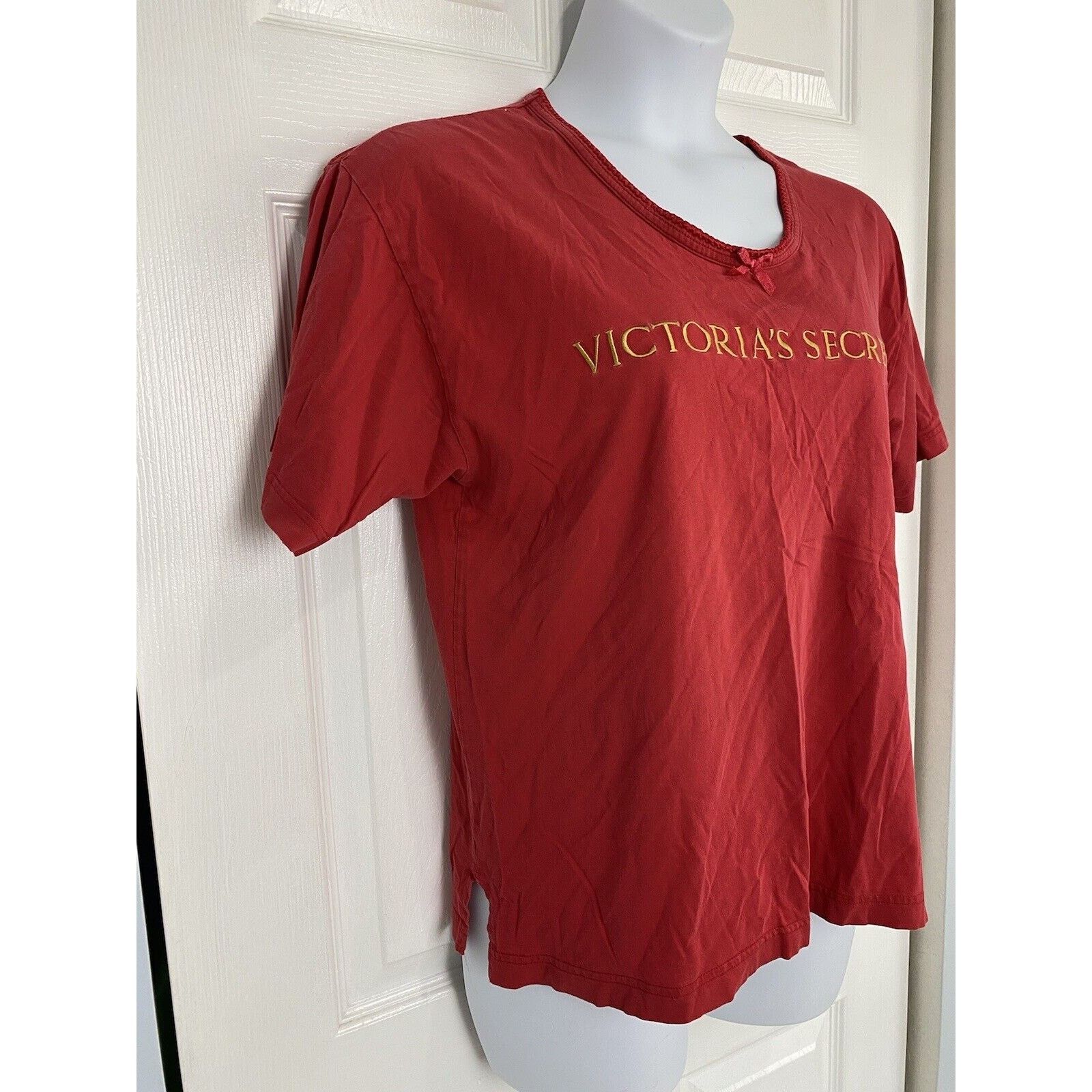 Victoria's Secret VTG Victoria's Secret T-shirt Red Gold Logo Embroidered Tee Size M / US 6-8 / IT 42-44 - 3 Thumbnail