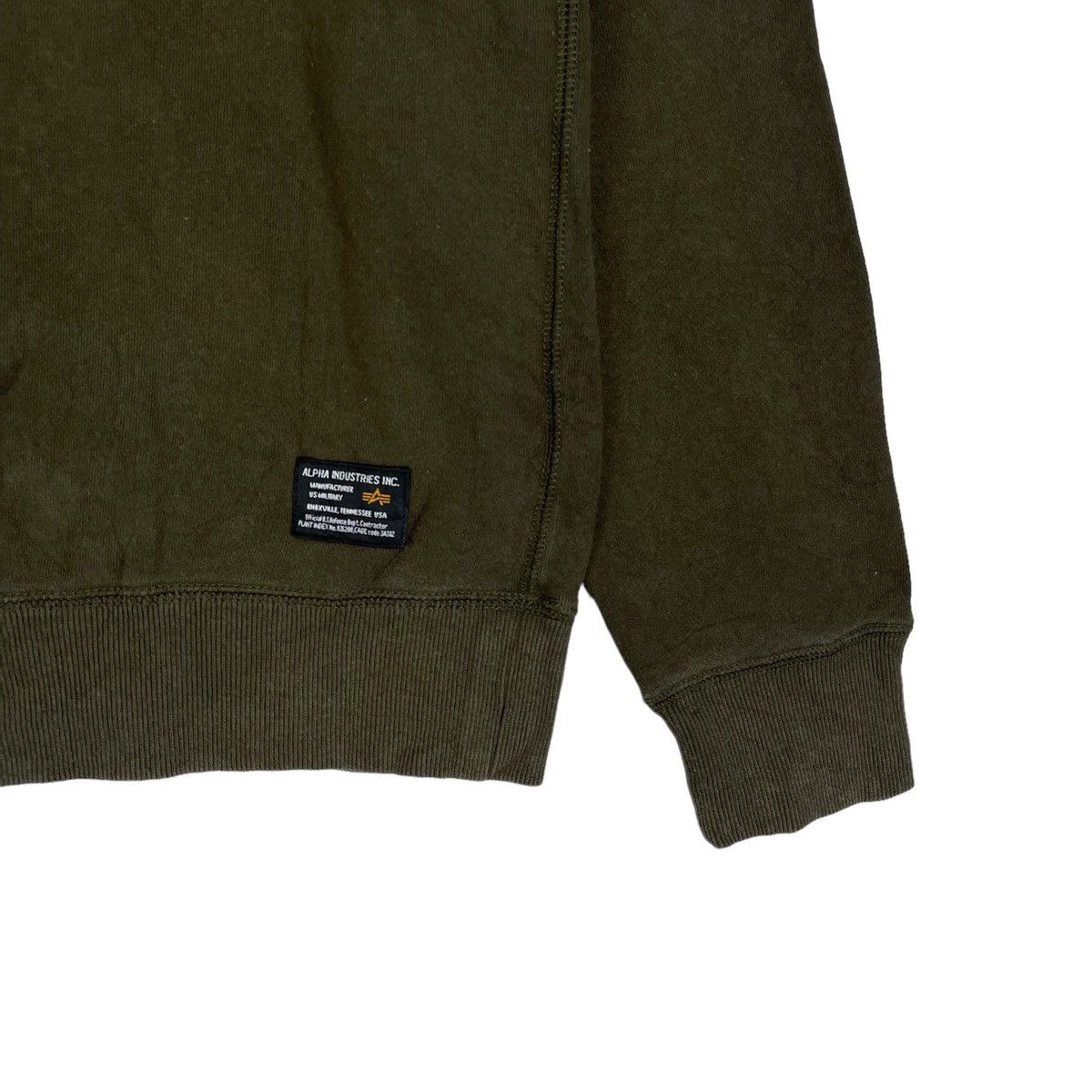 Alpha Industries × Vintage Vintage Alpha Industries Crewneck Sweatshirt Green Size L Size US L / EU 52-54 / 3 - 7 Thumbnail