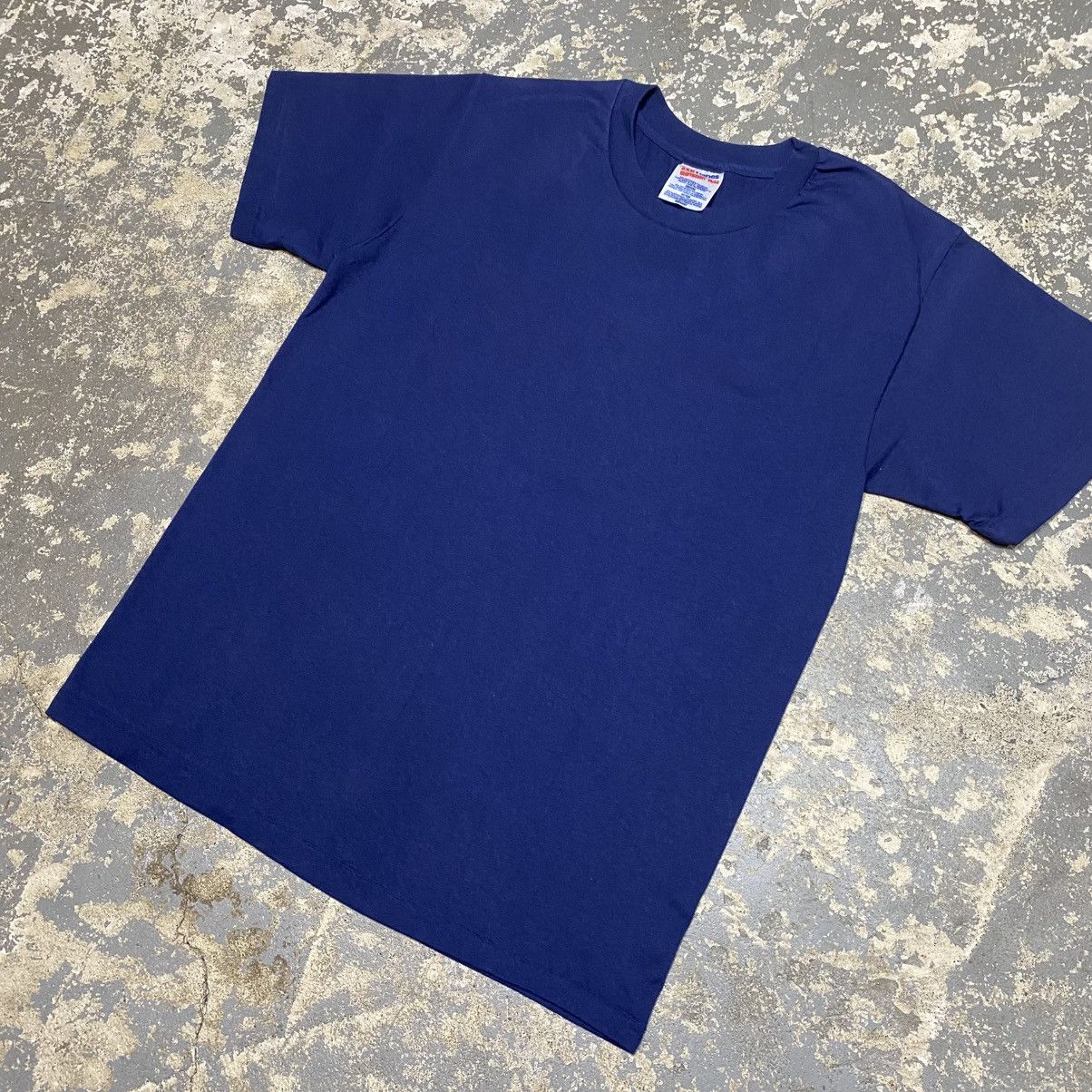 Unsound Rags × Vintage Vintage Hanes Heavyweight Navy Blank 90s Single Stitch shirt Size US M / EU 48-50 / 2 - 2 Thumbnail