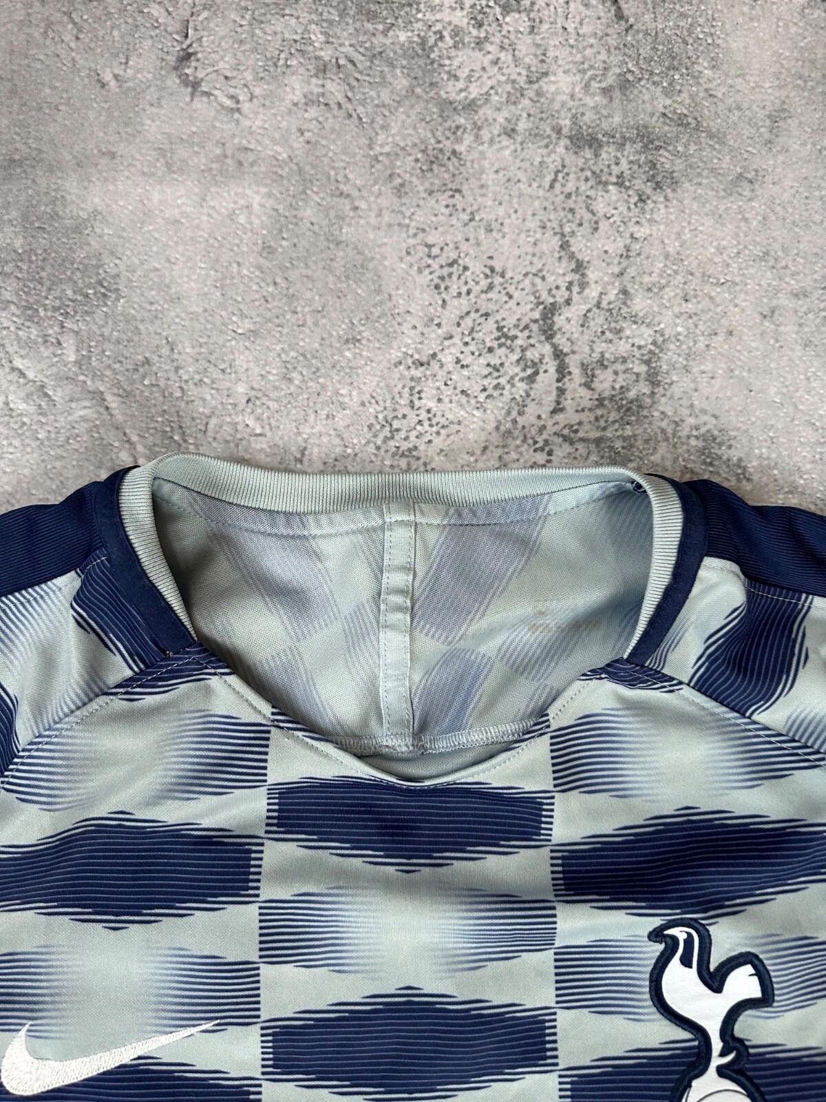 Nike TOTTENHAM HOTSPUR 2017 2018 TRAINING FOOTBALL SHIRT SOCCER Size US M / EU 48-50 / 2 - 3 Thumbnail