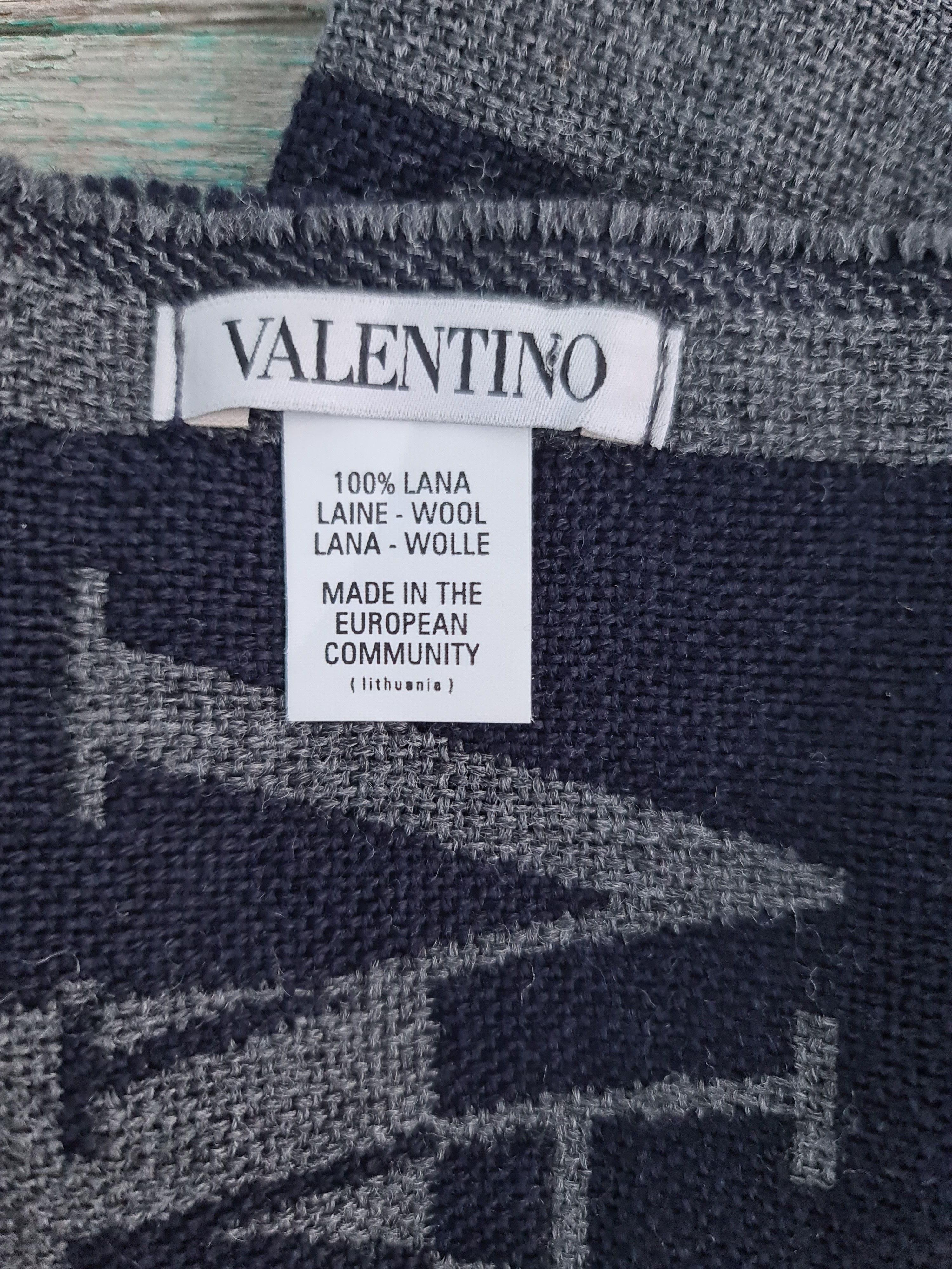 Valentino Vintage Valentino Monogram 100% Wool Scarf Muffler Size ONE SIZE - 5 Thumbnail