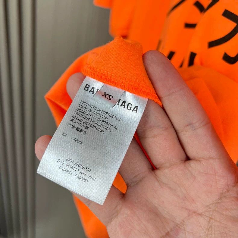 Balenciaga Balenciaga Seven-language printed short sleeves 2502-Nextar Size US XS / EU 42 / 0 - 5 Thumbnail