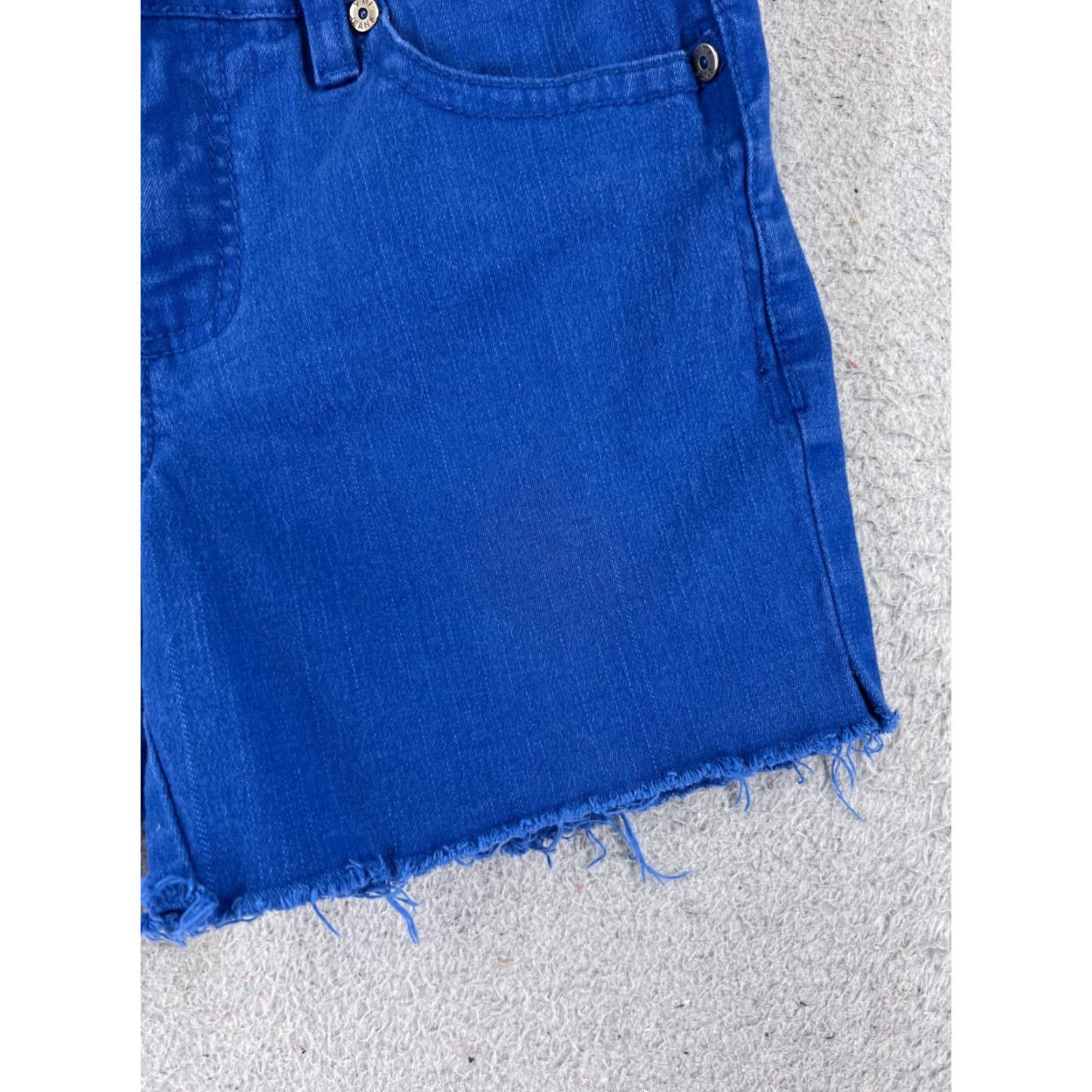 Vintage YMI Shorts Womens 6 Denim Blue Cut-Off Low Rise 28x6 Cotton Blend 6 Regular 28 Blue Size 28" / US 6 / IT 42 - 2 Thumbnail