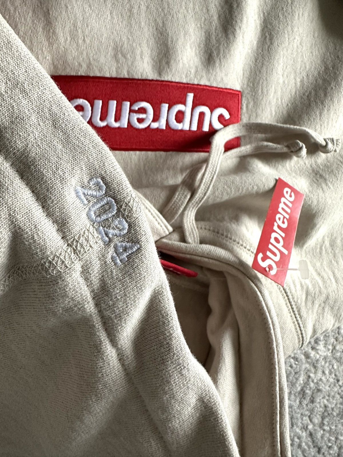 Supreme Supreme Box Logo Hooded Sweatshirt (FW24) Size US S / EU 44-46 / 1 - 15 Thumbnail
