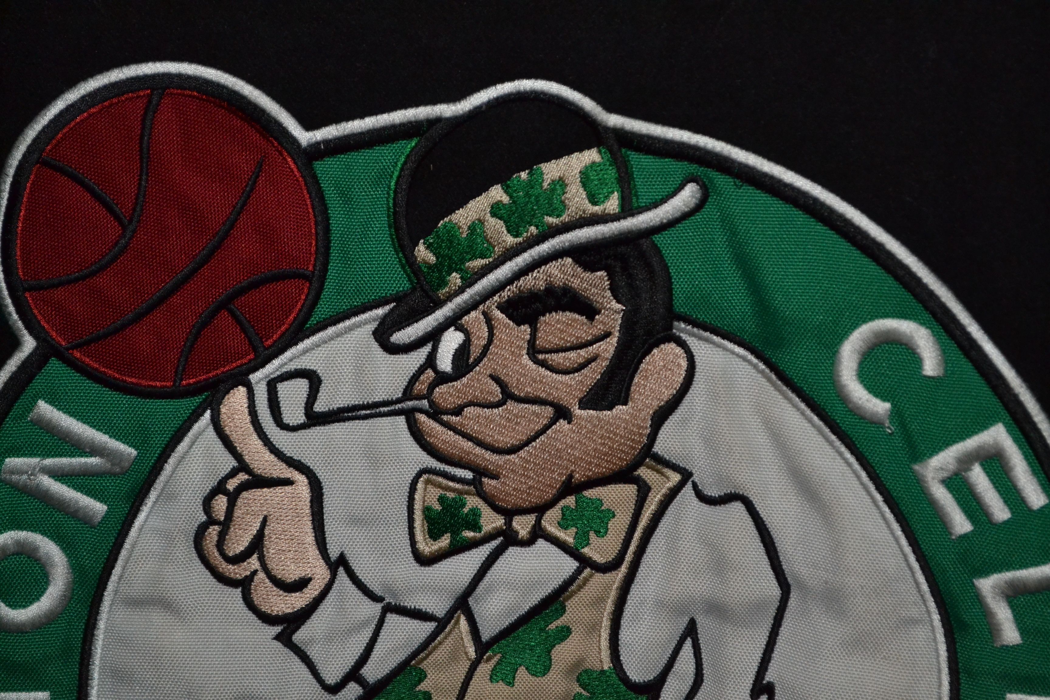 Jeff Hamilton × NBA × Vintage Vintage Jeff Hamilton Boston Celtics Reversible Logo XL Size US XL / EU 56 / 4 - 15 Thumbnail