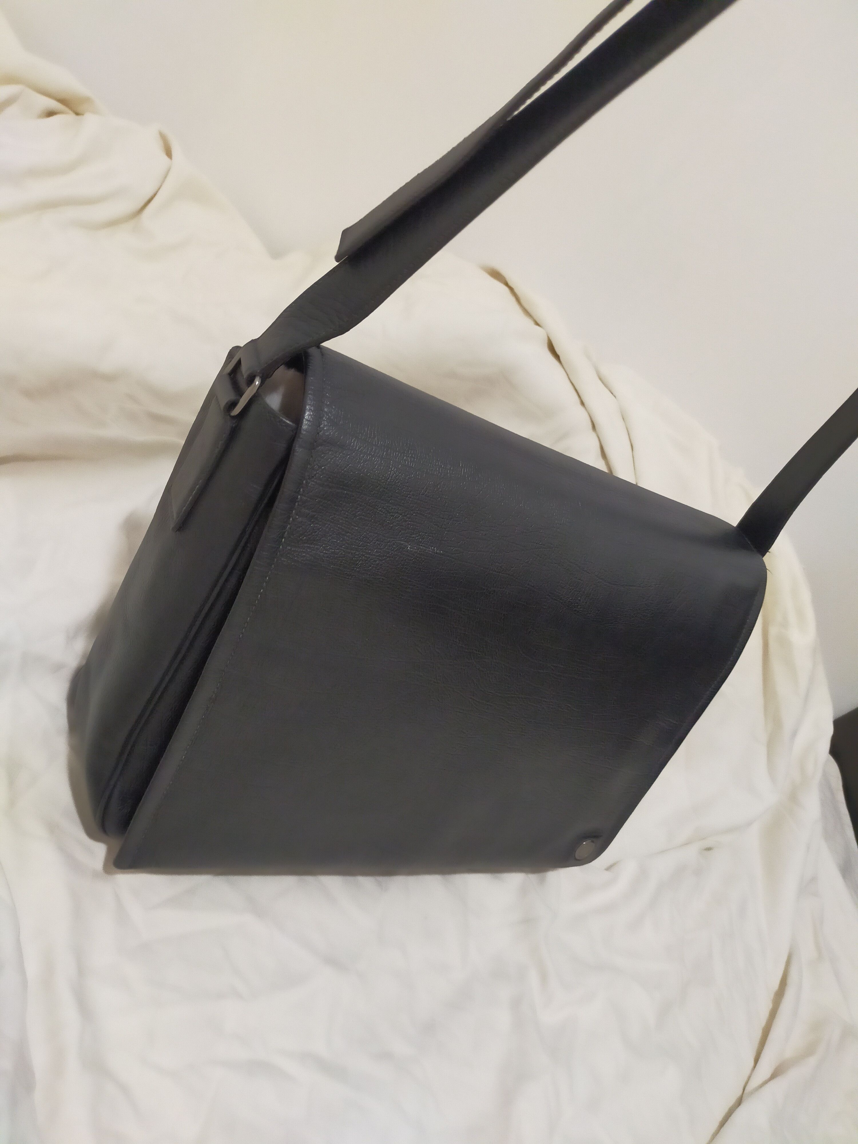 Other HUNTING WORLD black leather messenger bag Grailed