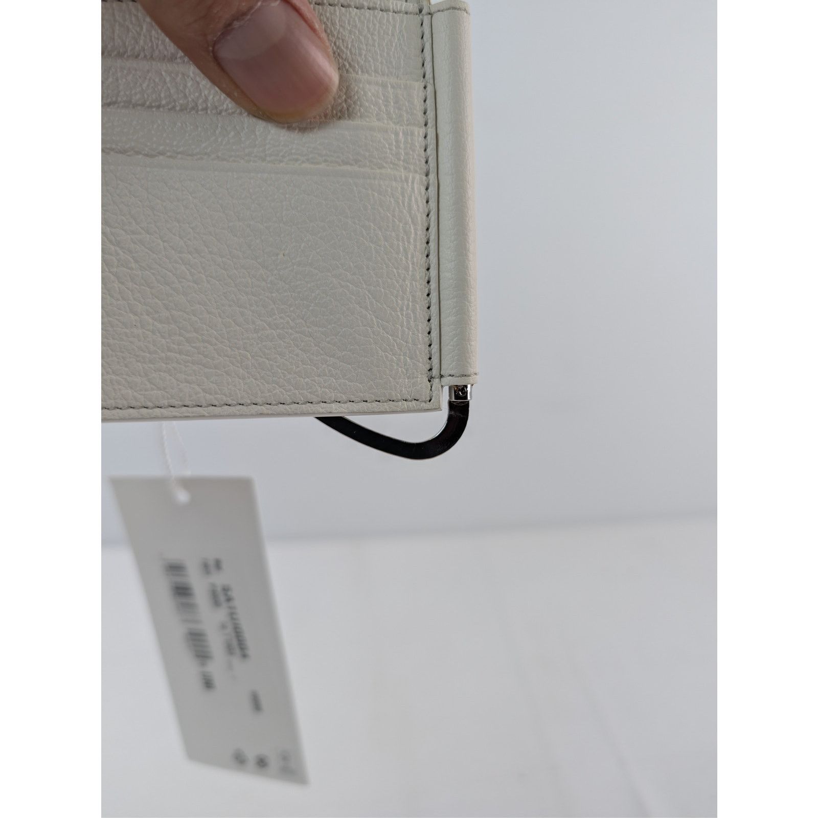 Maison Margiela o1rshd1 Size: OS / Grainy Leather Money Clip Wallet in White Size ONE SIZE - 11 Thumbnail